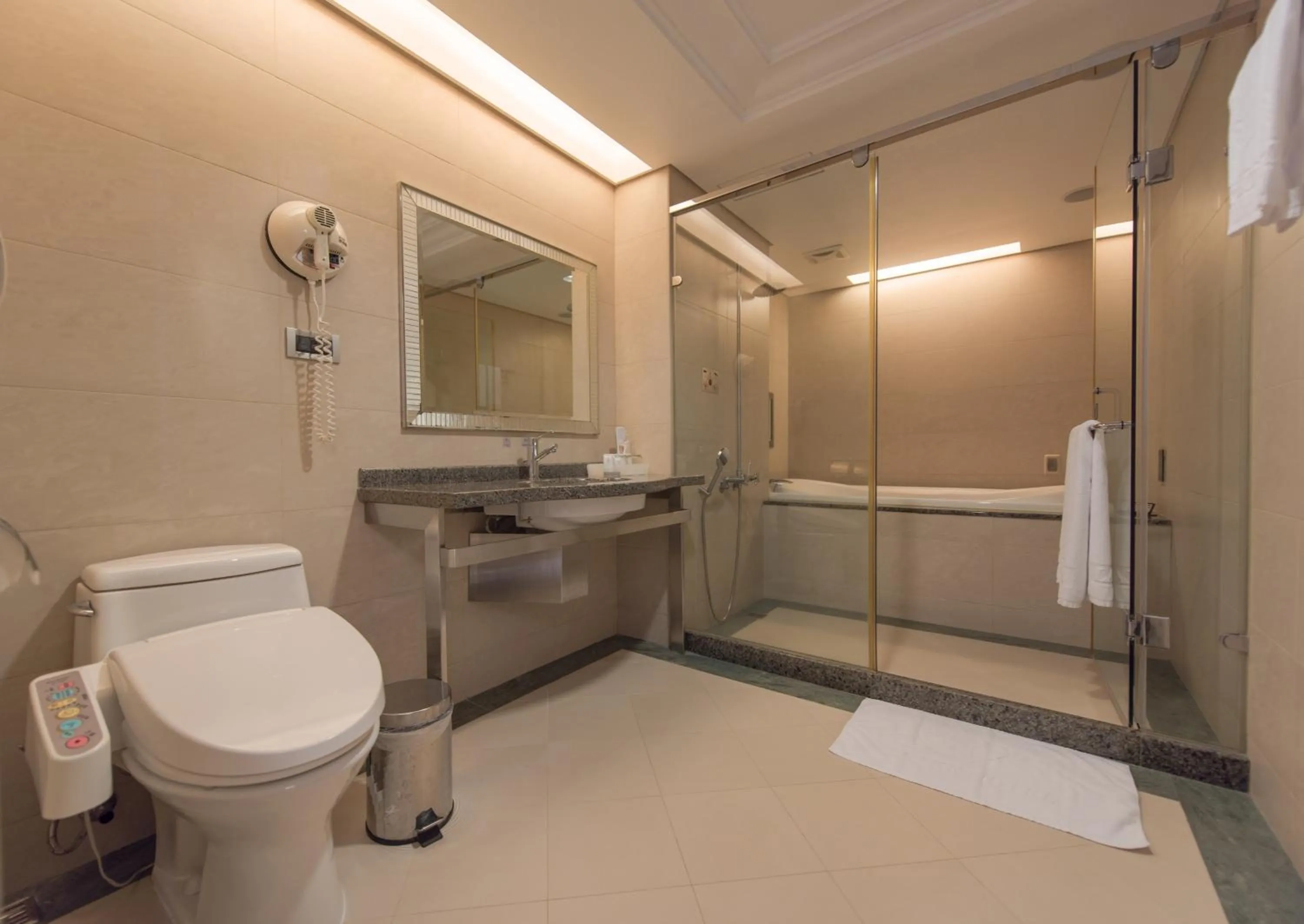 Bathroom in Lake Hotel