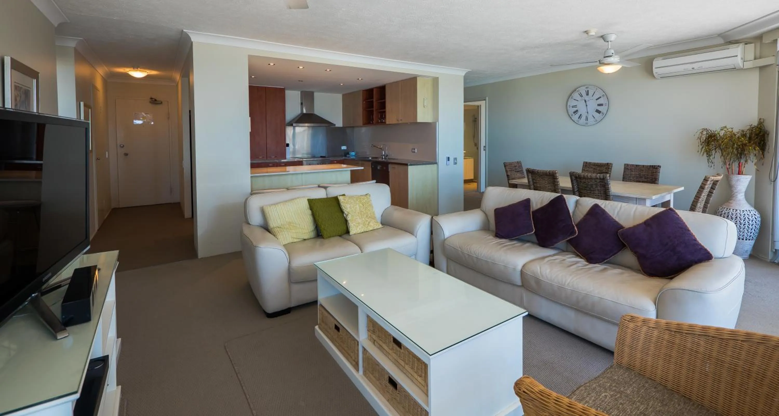 Kitchen or kitchenette, Seating Area in Carrington Court