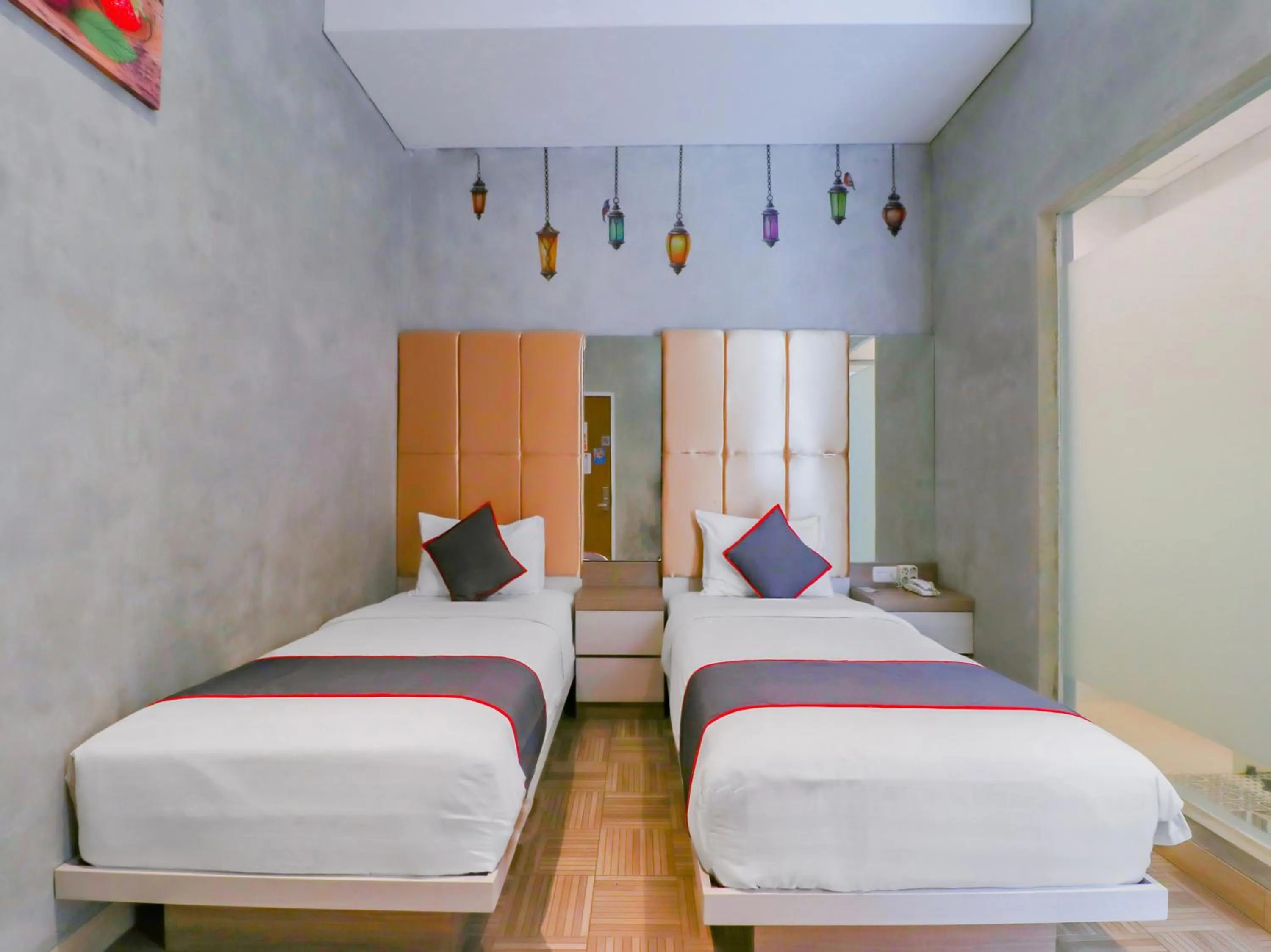 Superior Twin Room in Super OYO Collection O 31 The Batik Bed And Coffee Bandung
