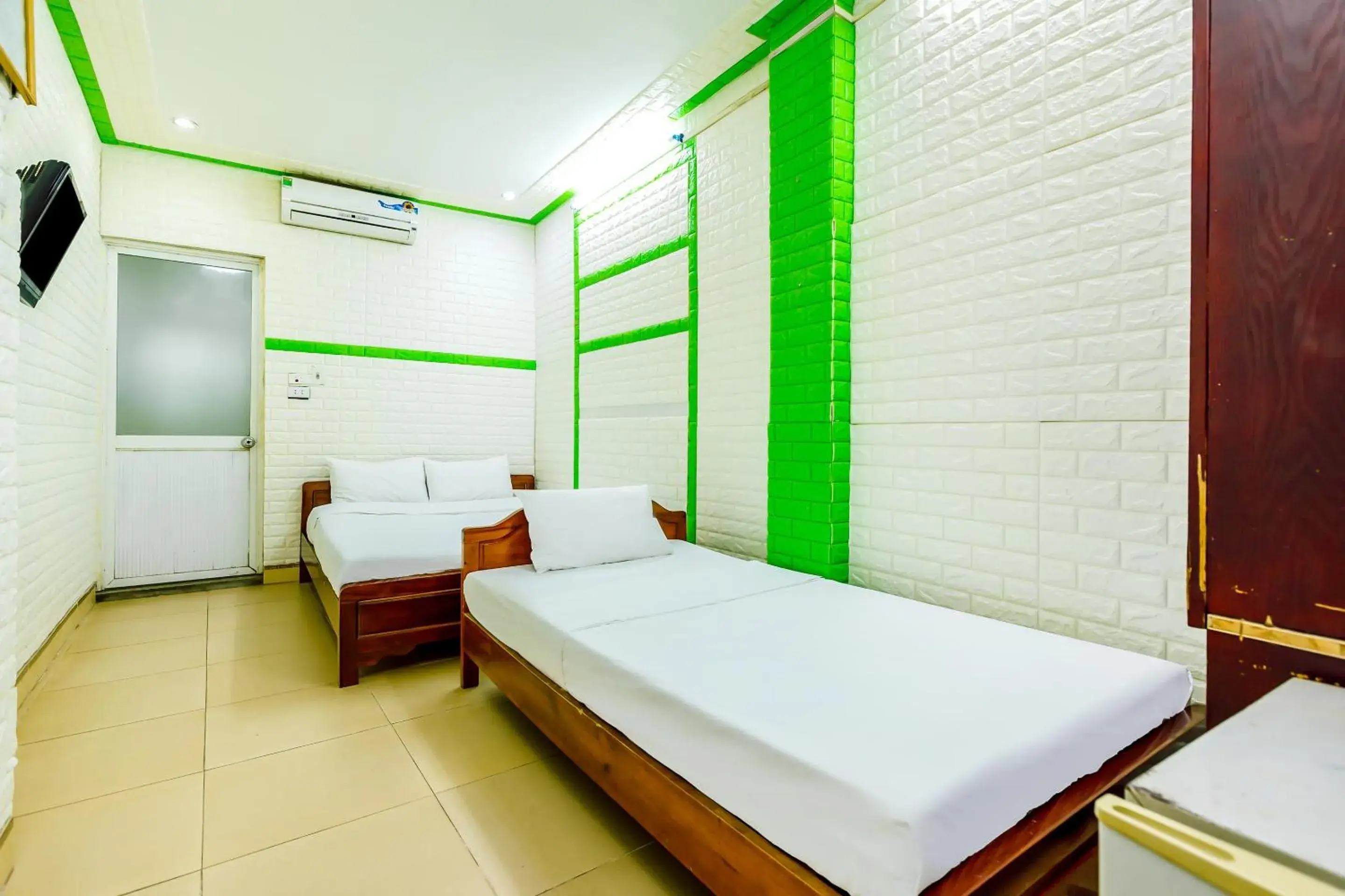 Bedroom, Bed in OYO 604 Queen Hotel spot-on Bedroom, Bed in OYO 604 Queen Hotel spot-on