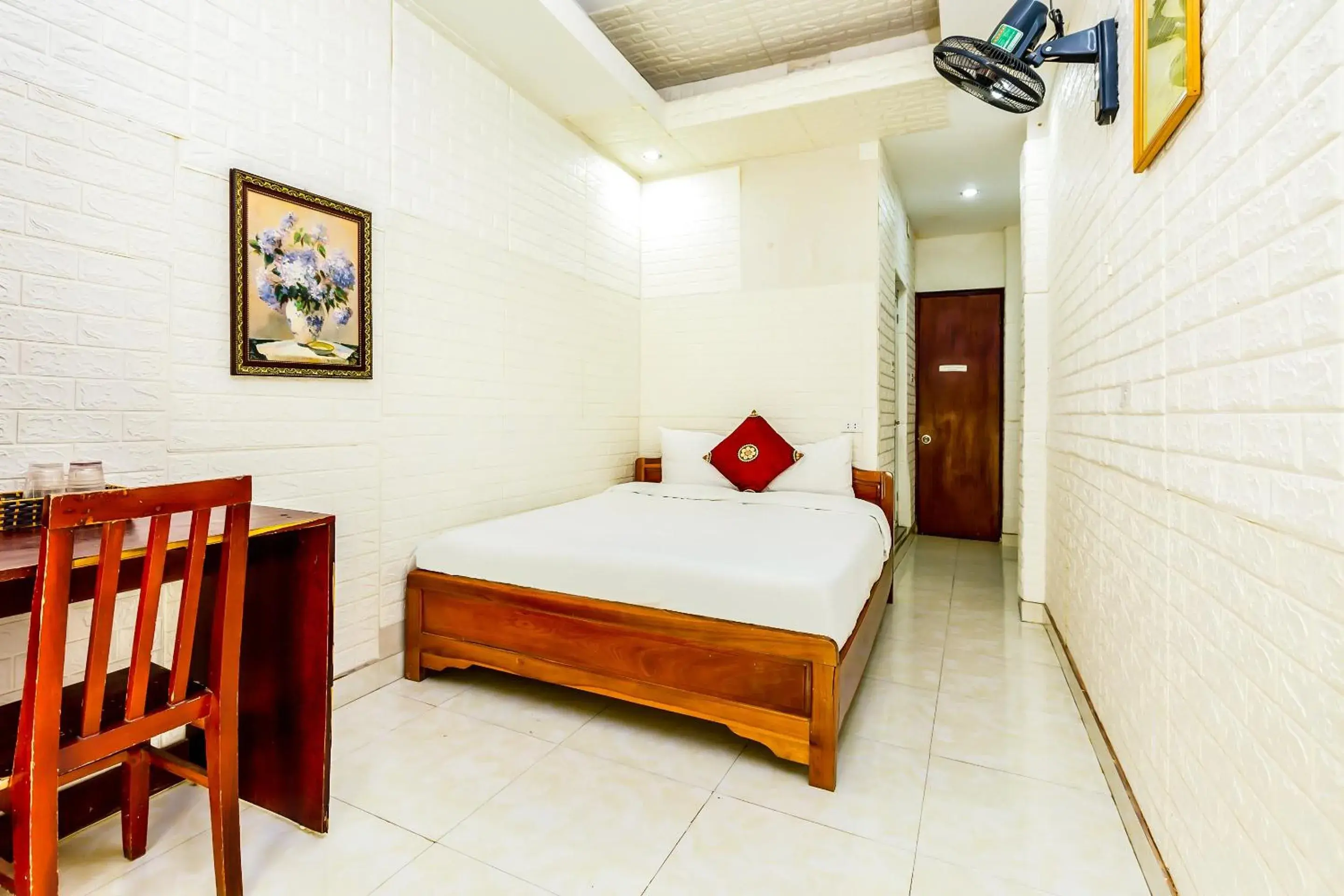 Bedroom, Bed in OYO 604 Queen Hotel spot-on Bedroom, Bed in OYO 604 Queen Hotel spot-on