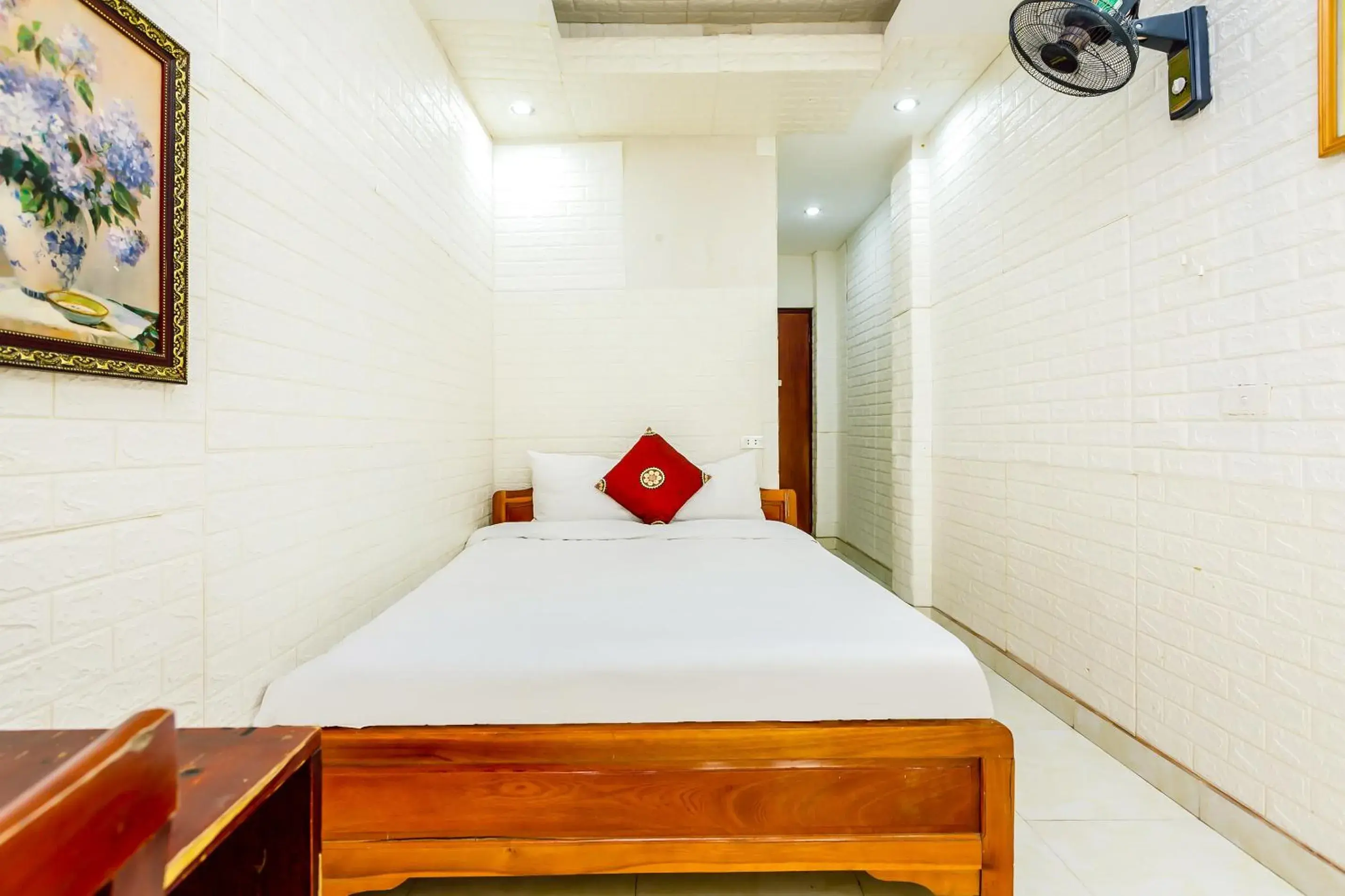 Bedroom, Bed in OYO 604 Queen Hotel spot-on Bedroom, Bed in OYO 604 Queen Hotel spot-on