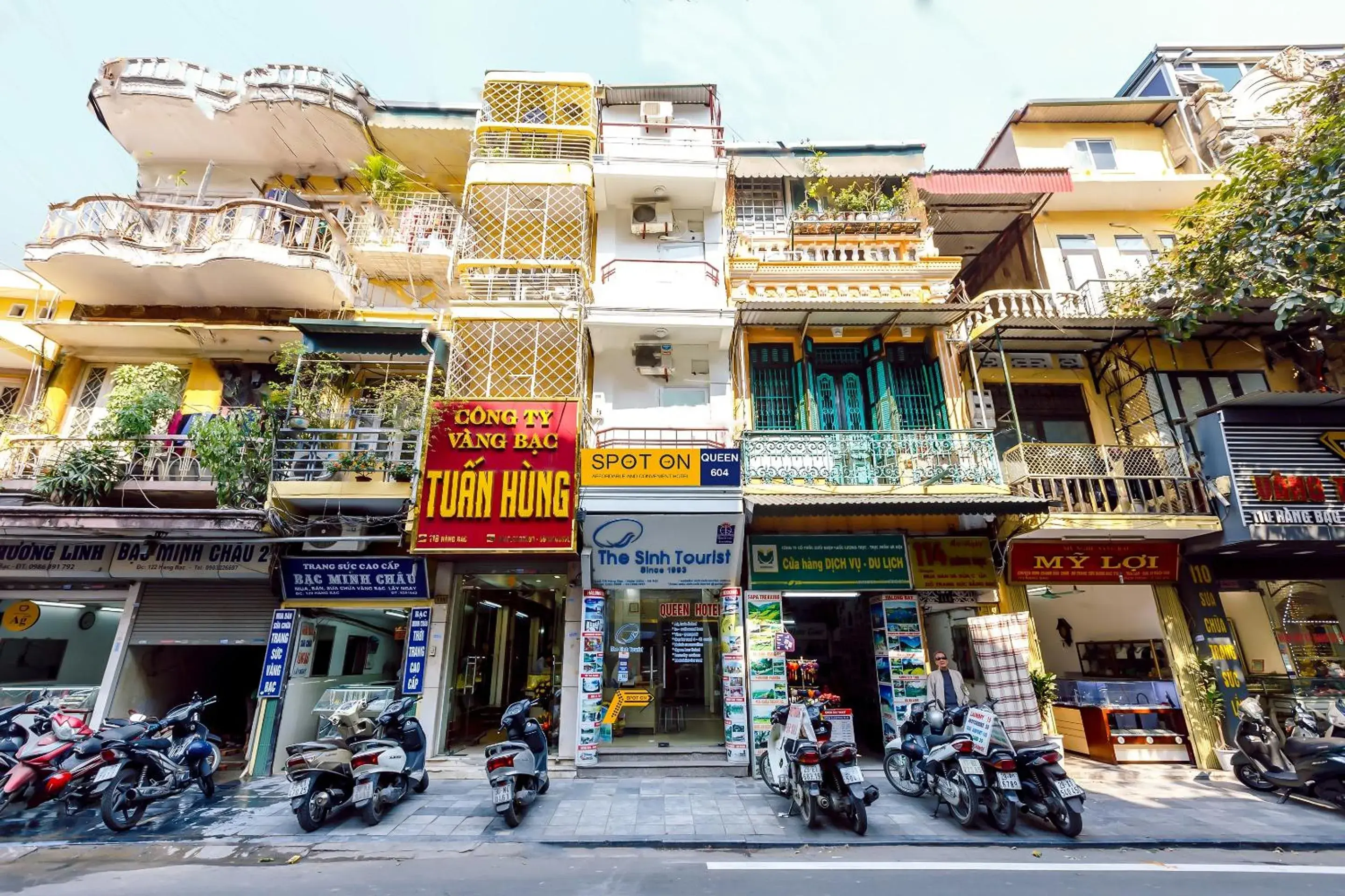 Facade/entrance in OYO 604 Queen Hotel spot-on Facade/entrance in OYO 604 Queen Hotel spot-on