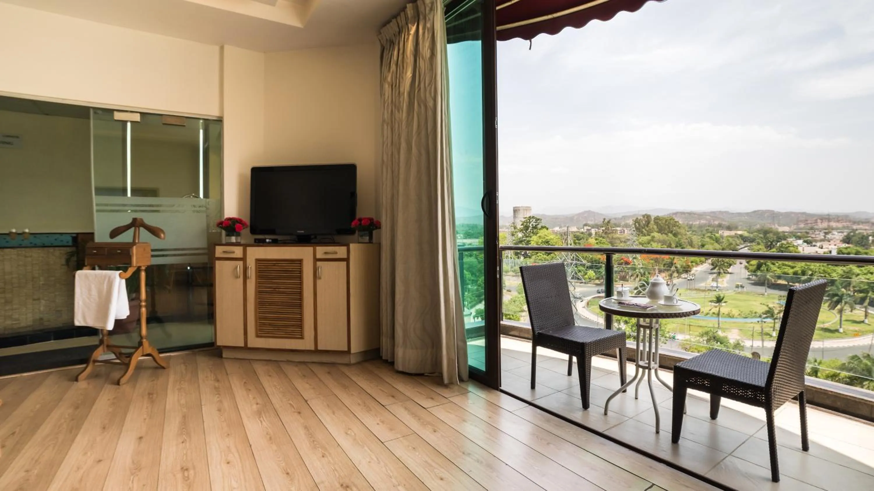 Pool Suite with indoor Plunge Pool, Balcony with Mountain View - single occupancy in Welcomhotel by ITC Hotels, Bella Vista, Panchkula - Chandigarh