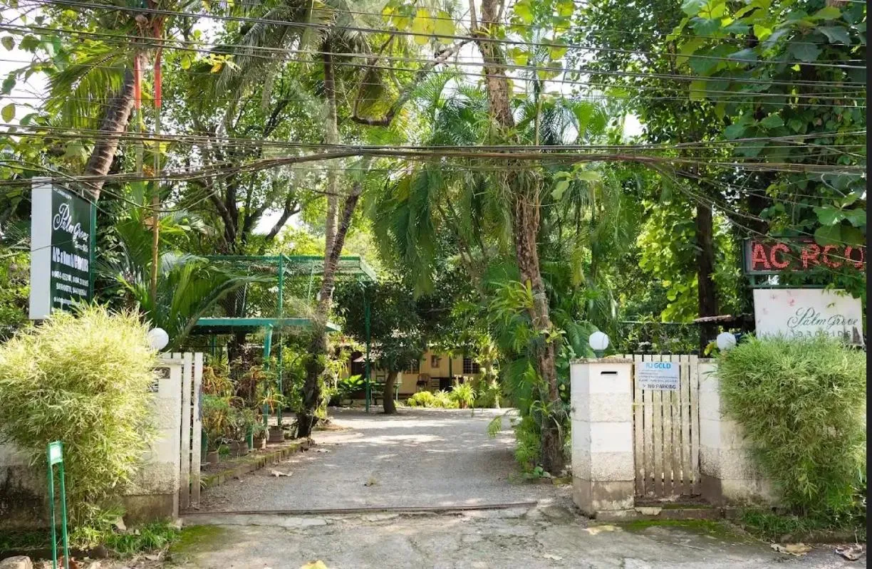 Palm Grove Service Villa