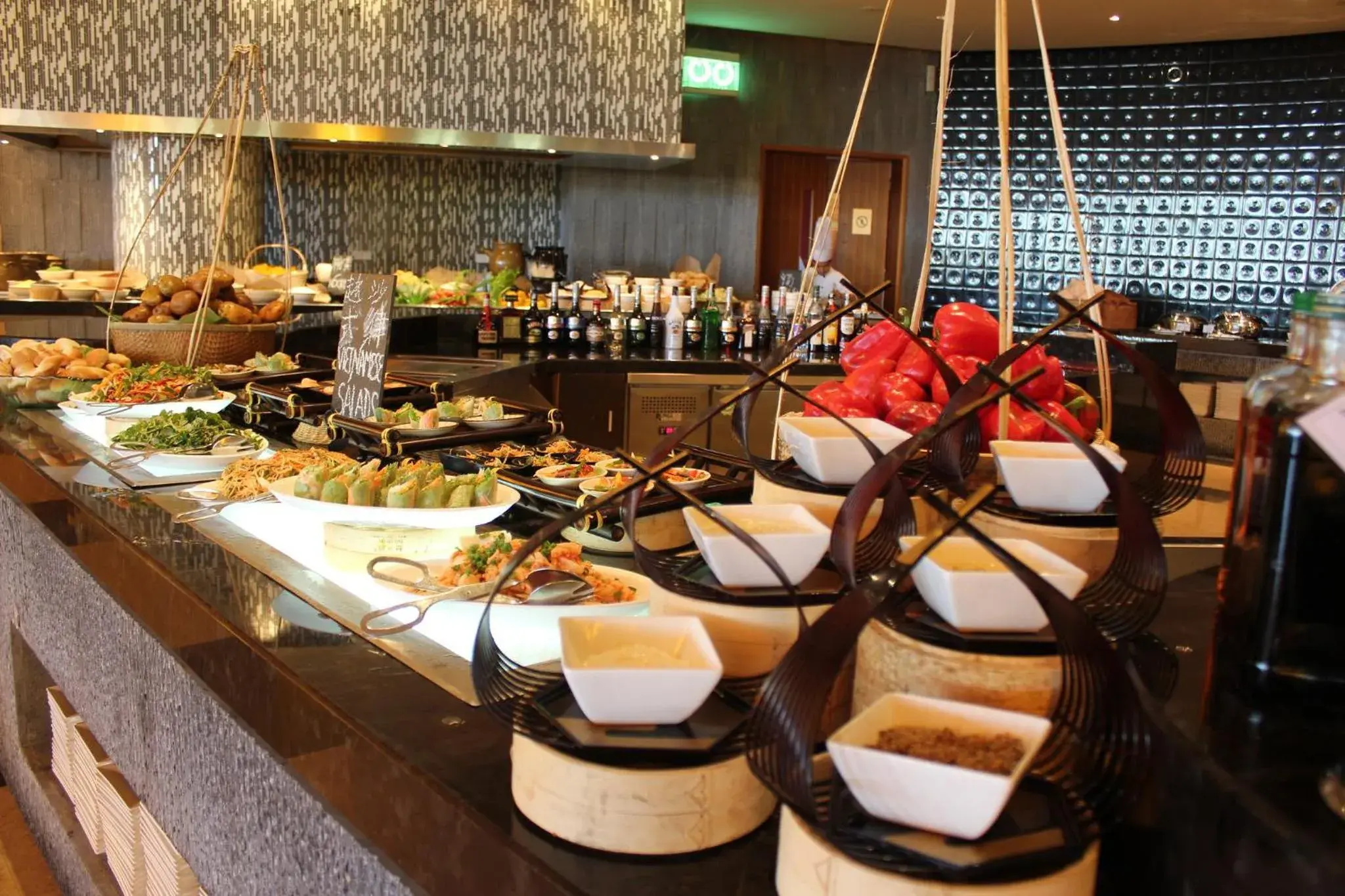 Restaurant/places to eat in Crowne Plaza Danang Hotel & Resort Restaurant/places to eat in Crowne Plaza Danang Hotel & Resort