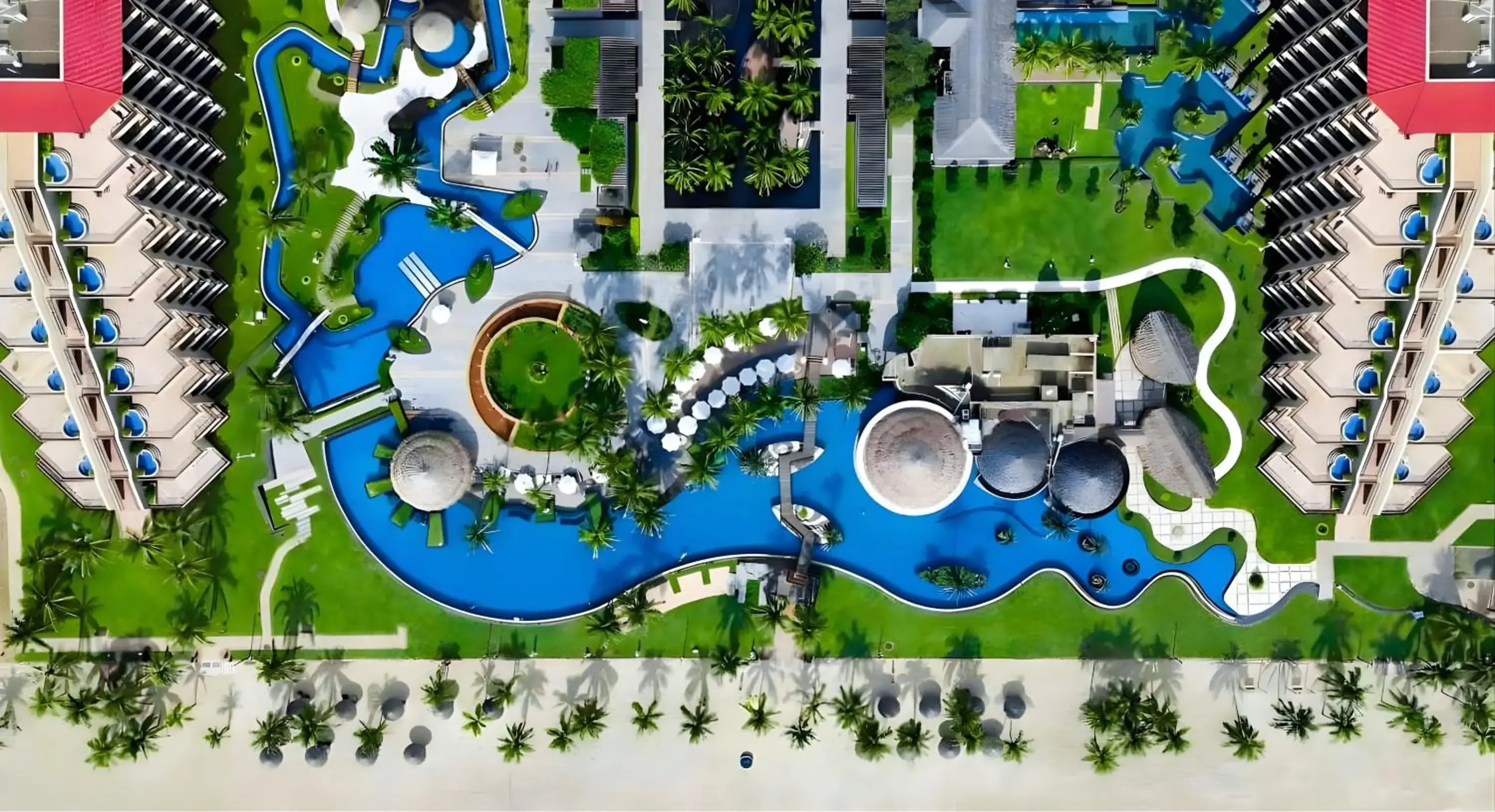 Property building in Crowne Plaza Danang Hotel & Resort Property building in Crowne Plaza Danang Hotel & Resort