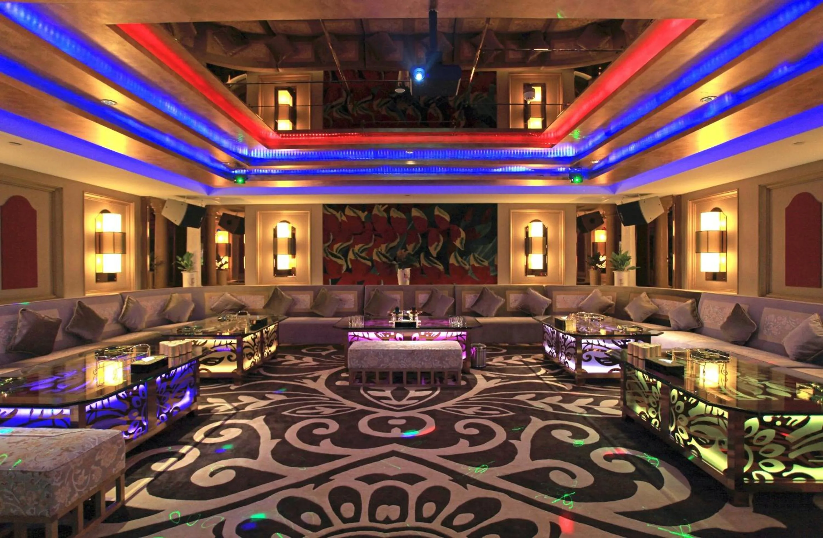 Lounge or bar in Crowne Plaza Danang Hotel & Resort