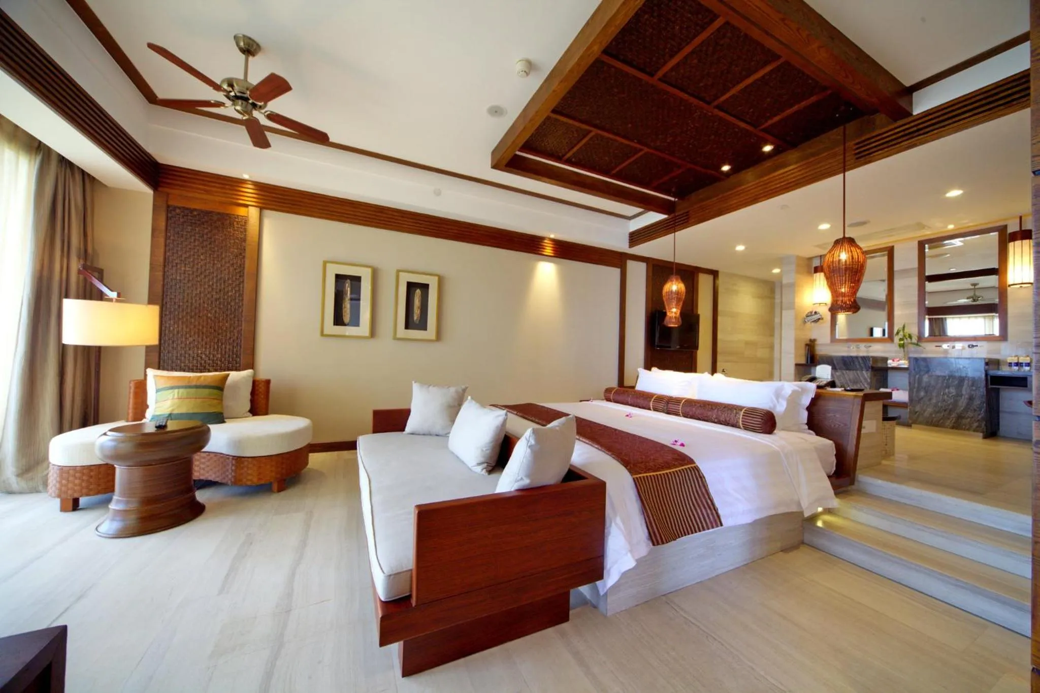 Bed in Crowne Plaza Danang Hotel & Resort