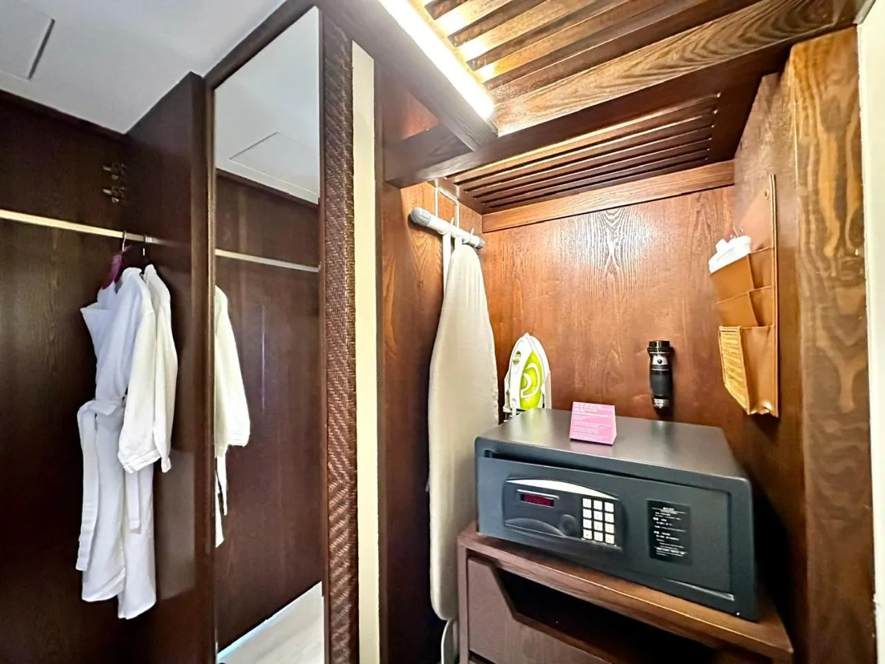 wardrobe in Crowne Plaza Danang Hotel & Resort