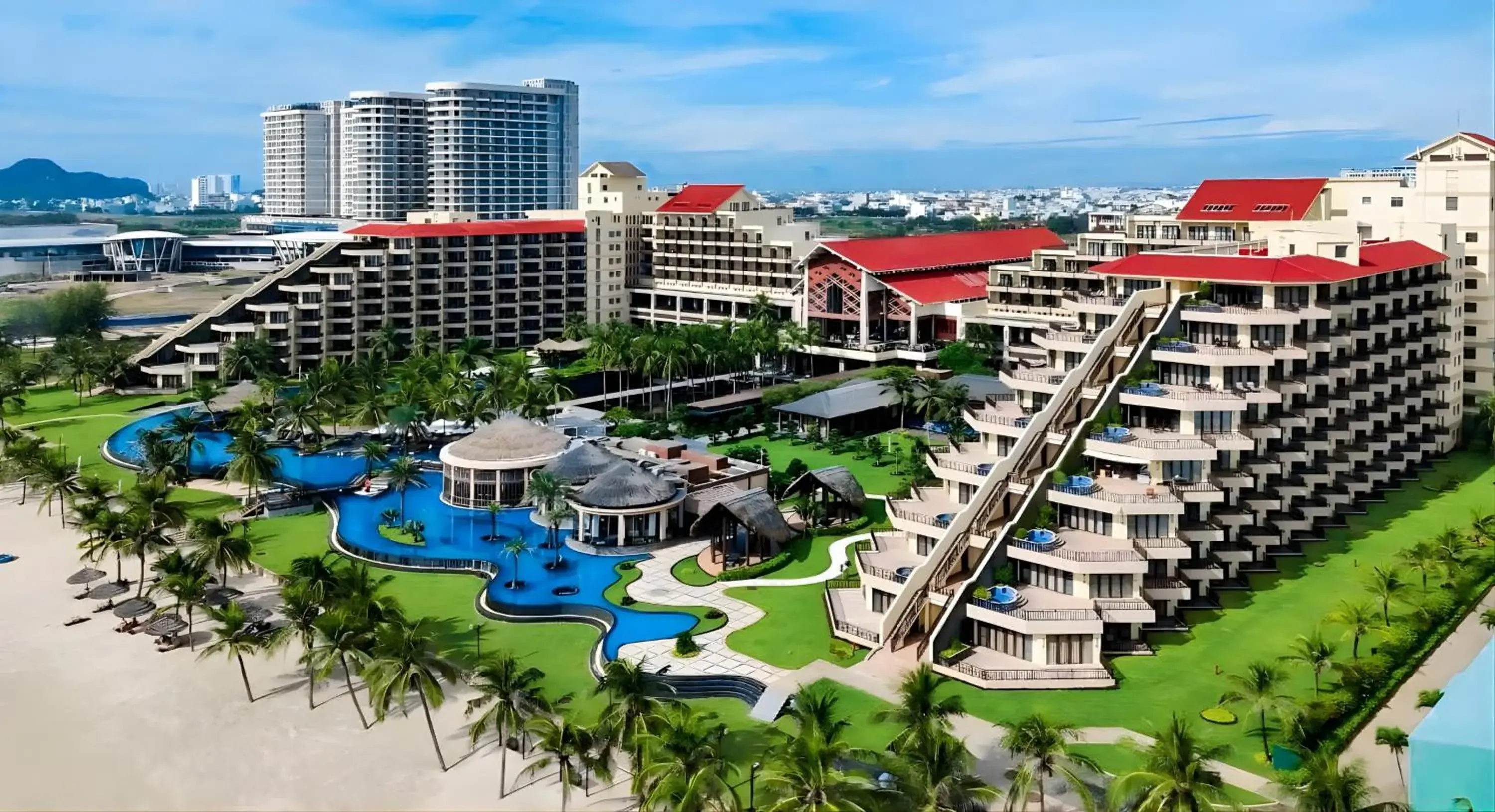 Property building in Crowne Plaza Danang Hotel & Resort Property building in Crowne Plaza Danang Hotel & Resort