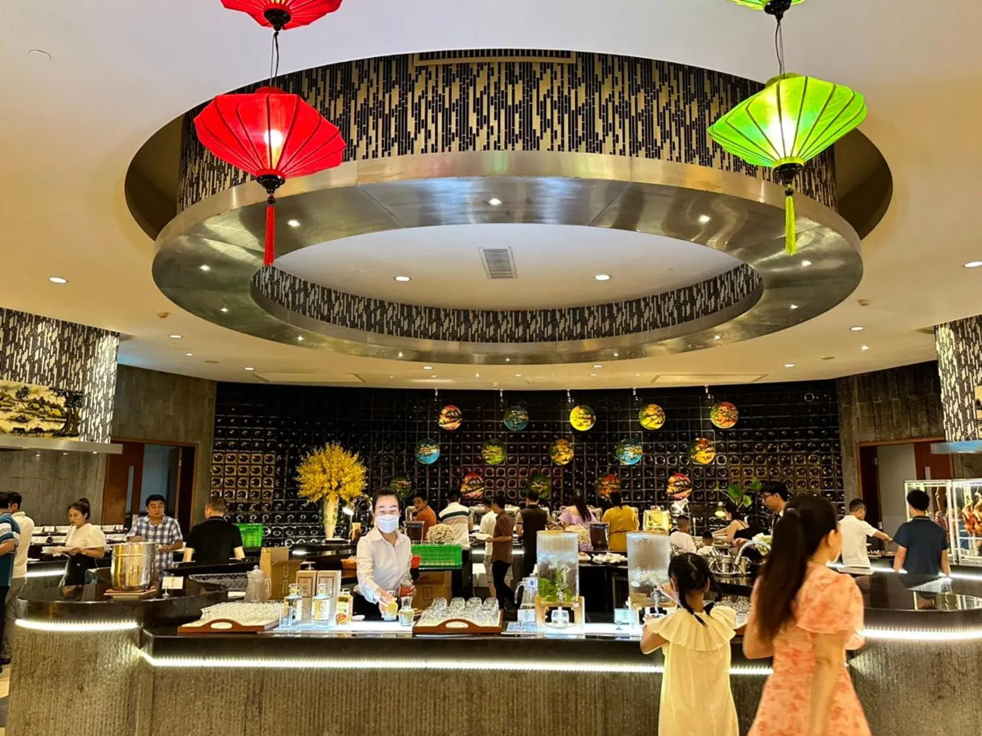 Restaurant/places to eat in Crowne Plaza Danang Hotel & Resort Restaurant/places to eat in Crowne Plaza Danang Hotel & Resort