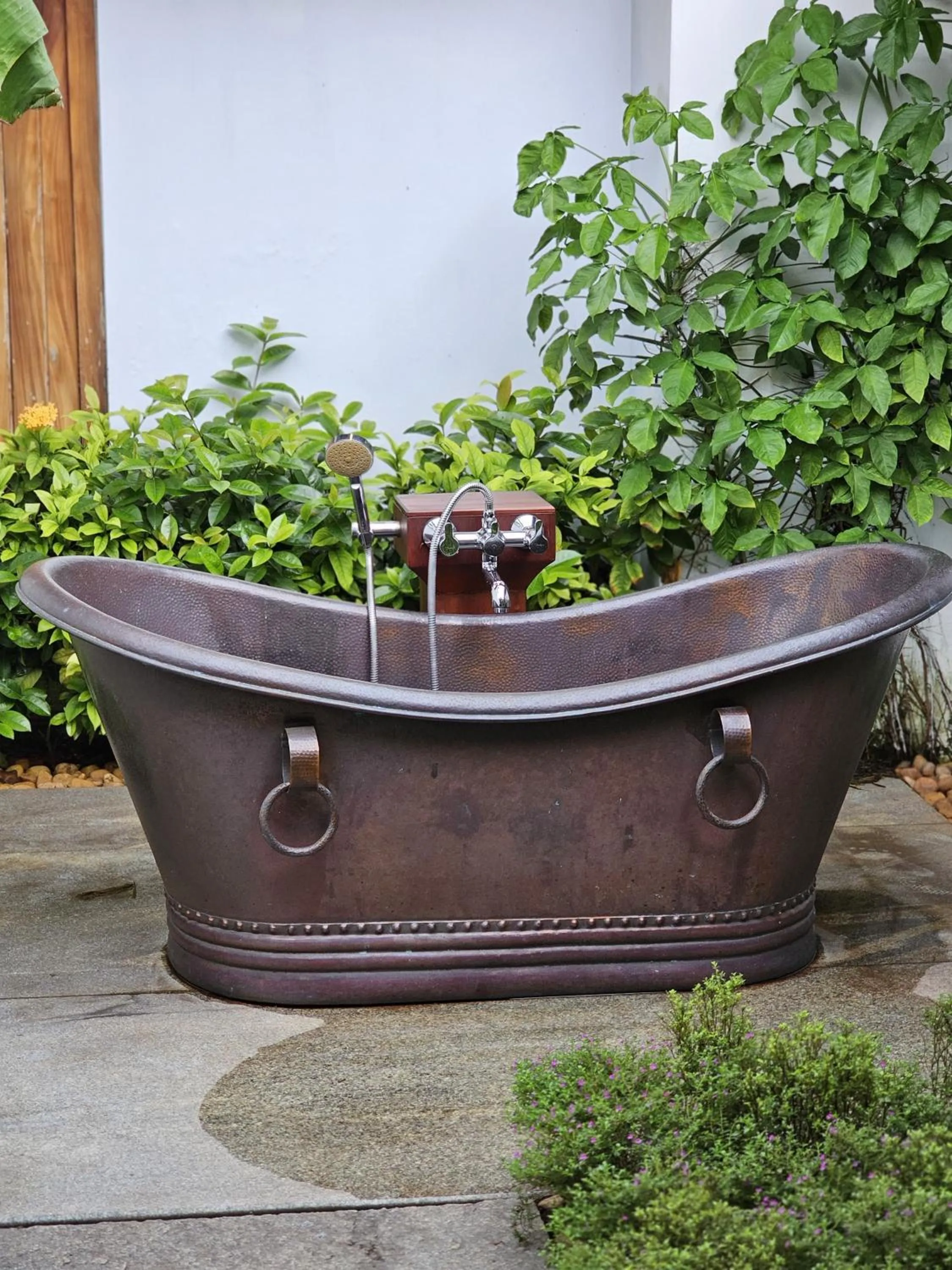 Bath in Kumarakom Lake Resort