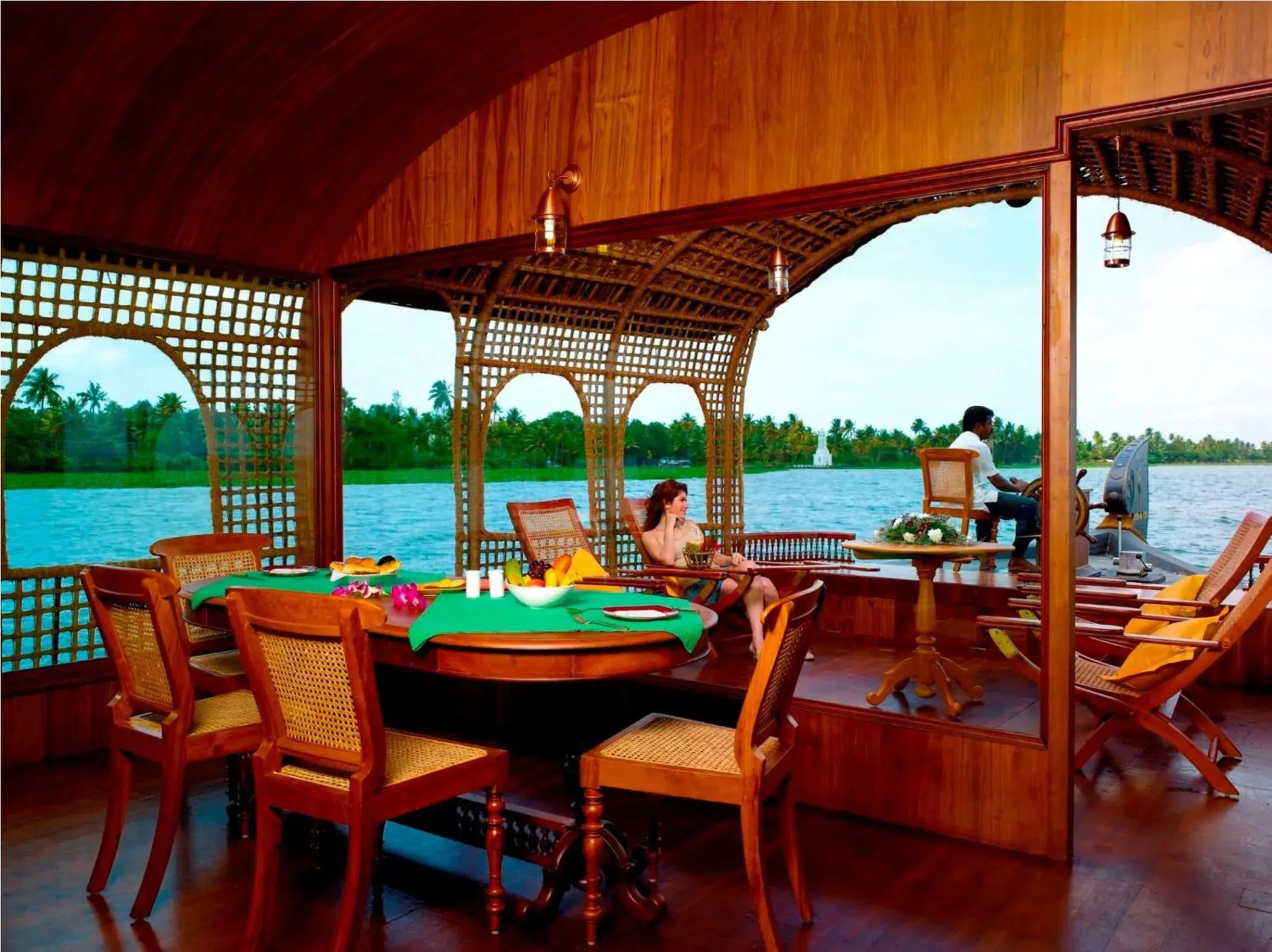 Restaurant/places to eat in Kumarakom Lake Resort Restaurant/places to eat in Kumarakom Lake Resort