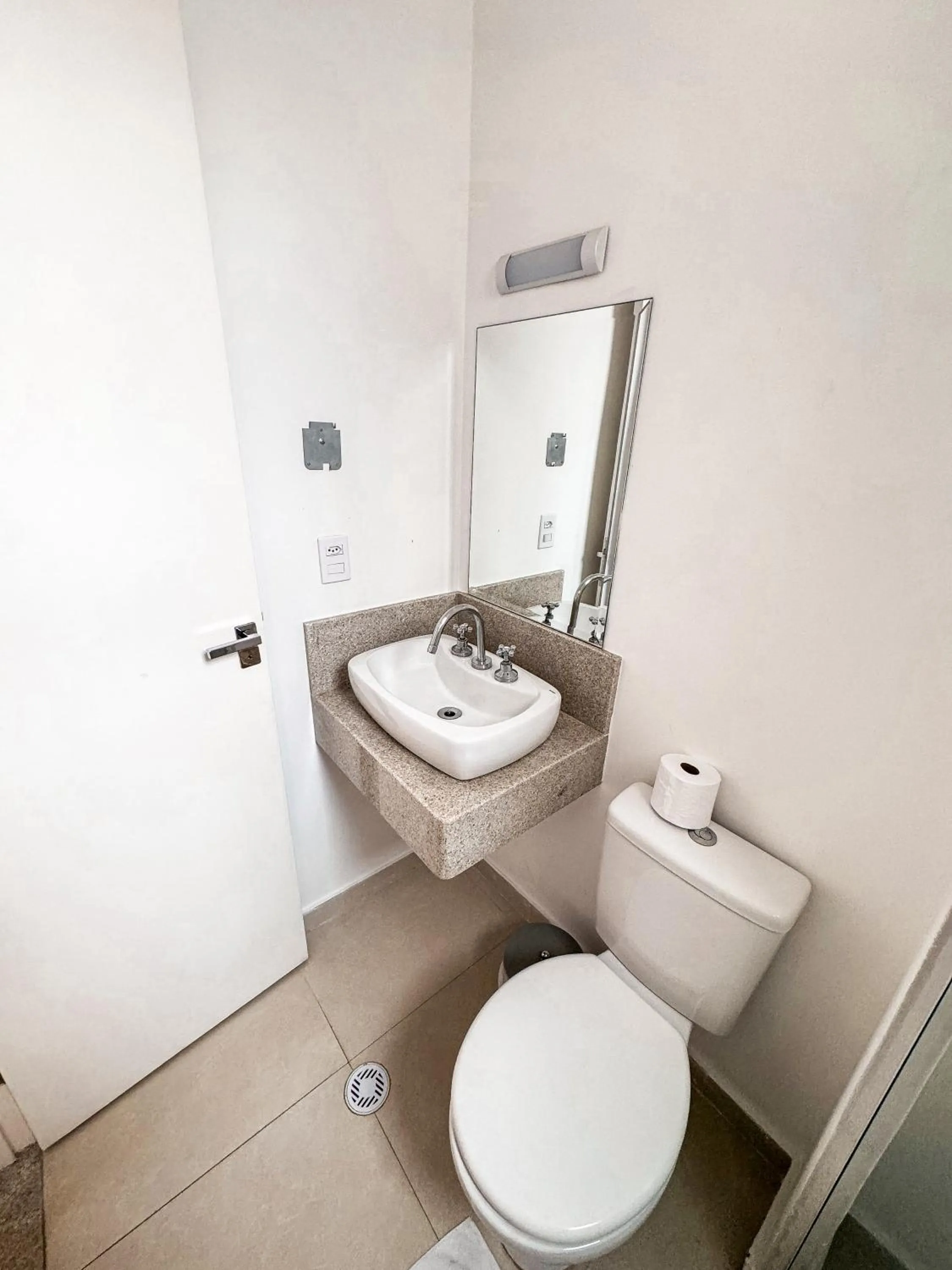 Bathroom in Hotel Pigalle, próximo a Expo São Paulo