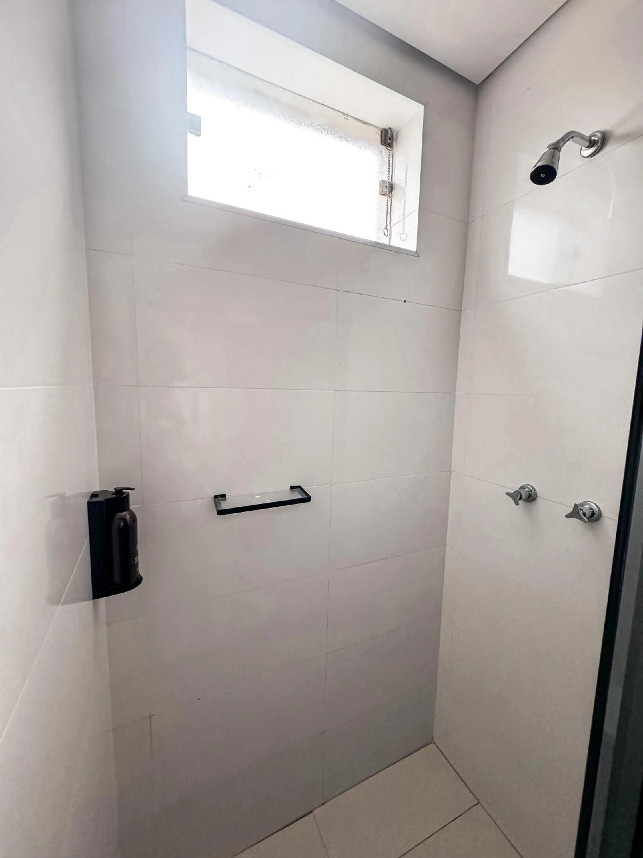 Bathroom in Hotel Pigalle, próximo a Expo São Paulo