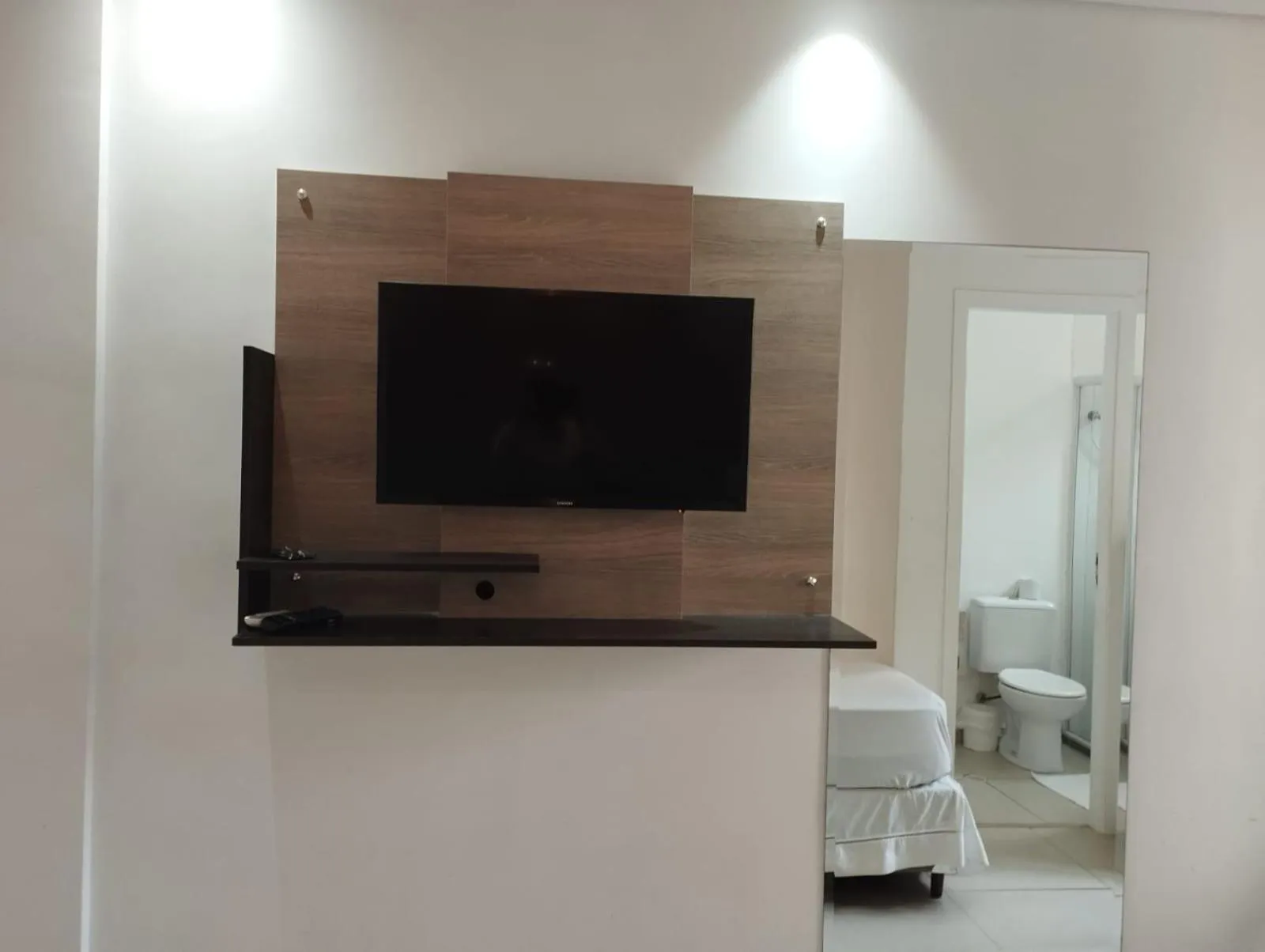 TV and multimedia in Hotel Pigalle, próximo a Expo São Paulo