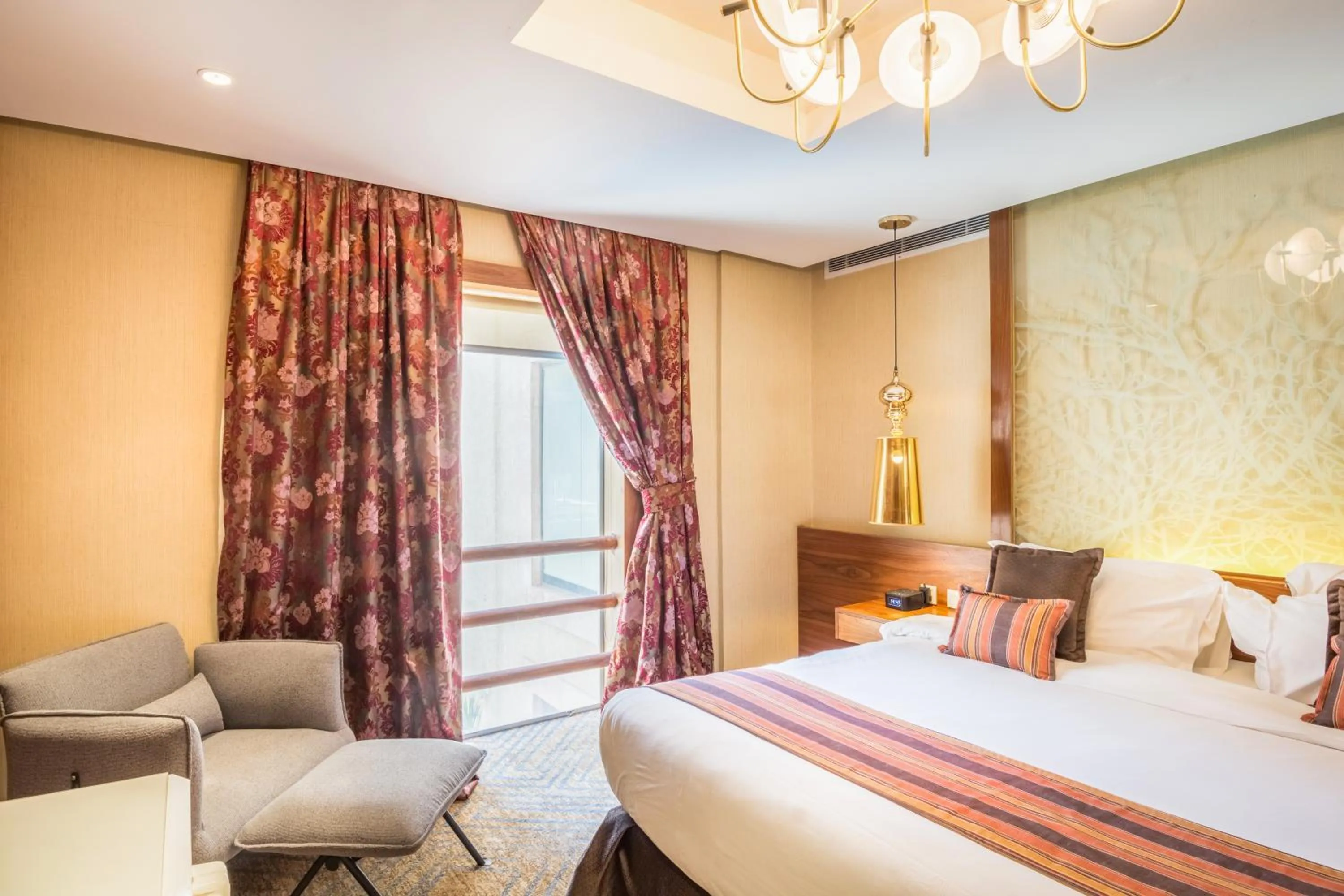 Bedroom, Bed in Grand Plaza Hotel - Takhasosi Riyadh