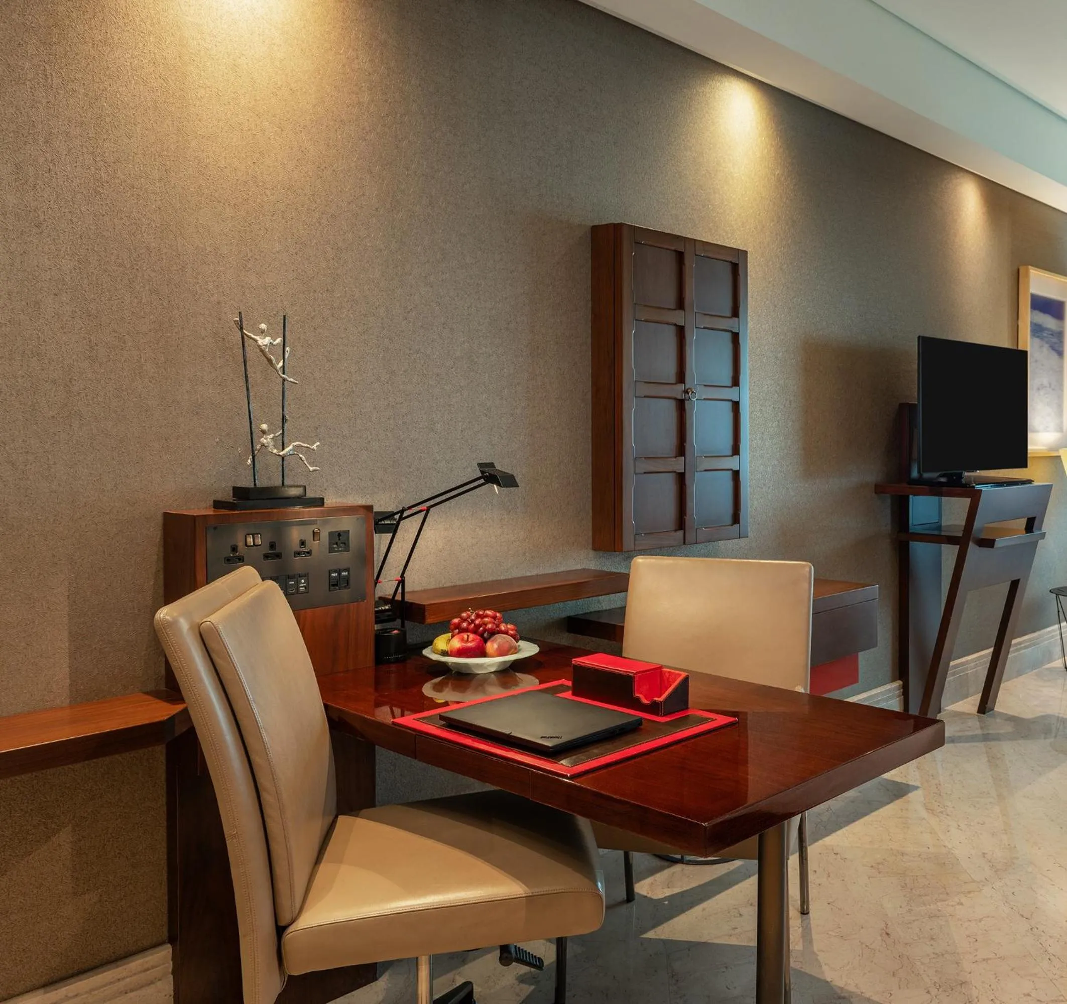 Dining area in The Creekside Hotel, Dubai - an Accor Hotel