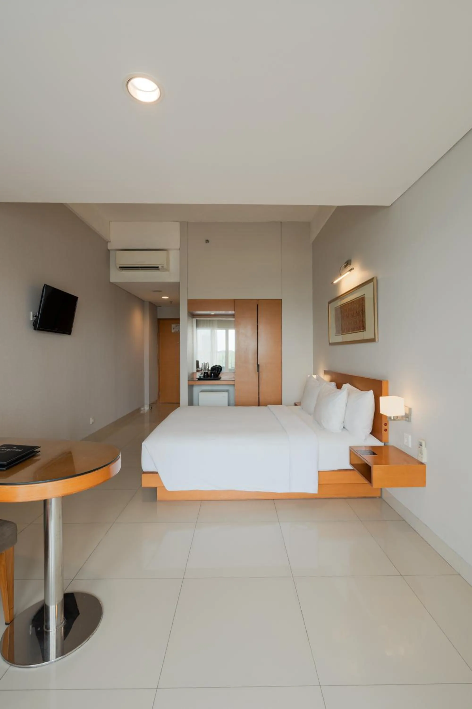 Bedroom, Bed in The Capital Hotel Surabaya