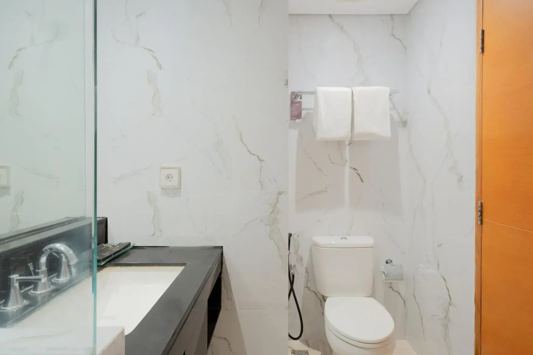 Shower, Bathroom in Hotel Santika Jemursari