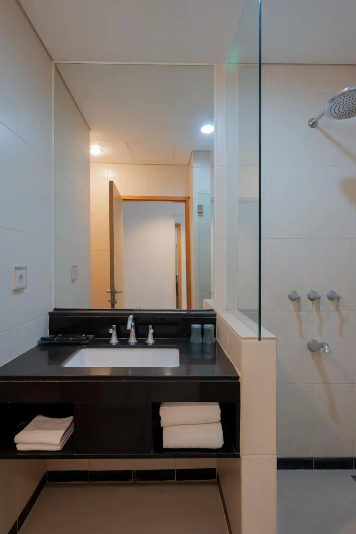 Shower, Bathroom in Hotel Santika Jemursari