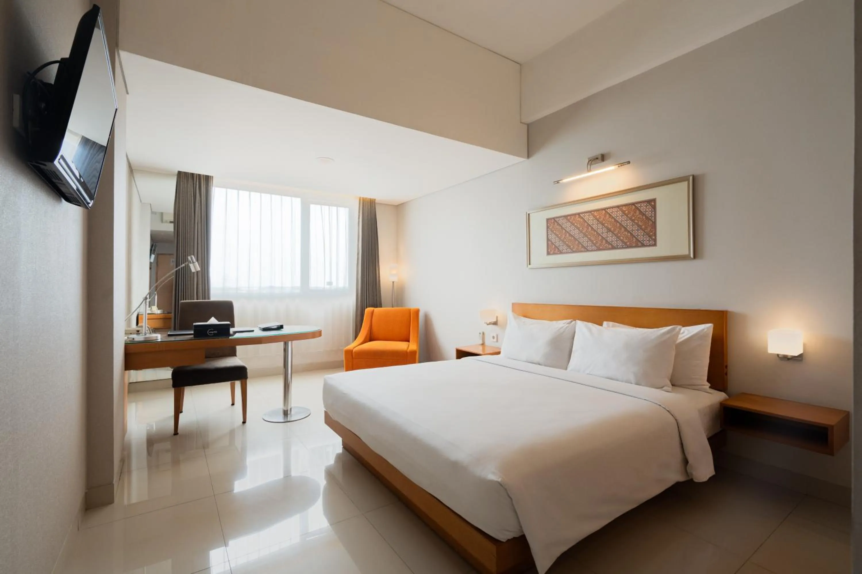 Bedroom, Bed in The Capital Hotel Surabaya
