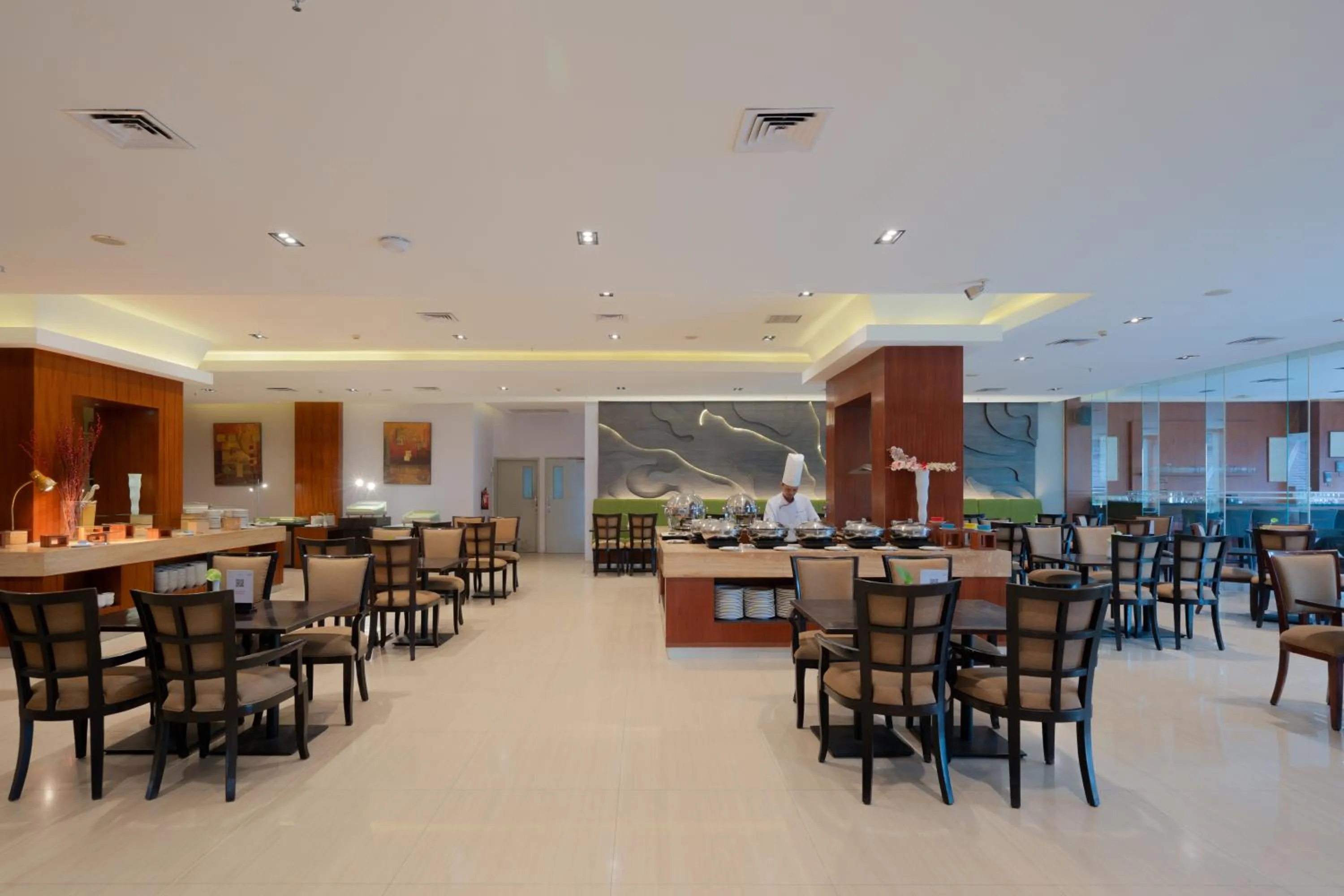Restaurant/places to eat in The Capital Hotel Surabaya