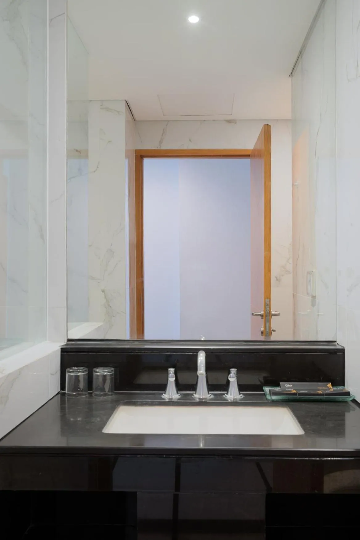 Bathroom in Hotel Santika Jemursari