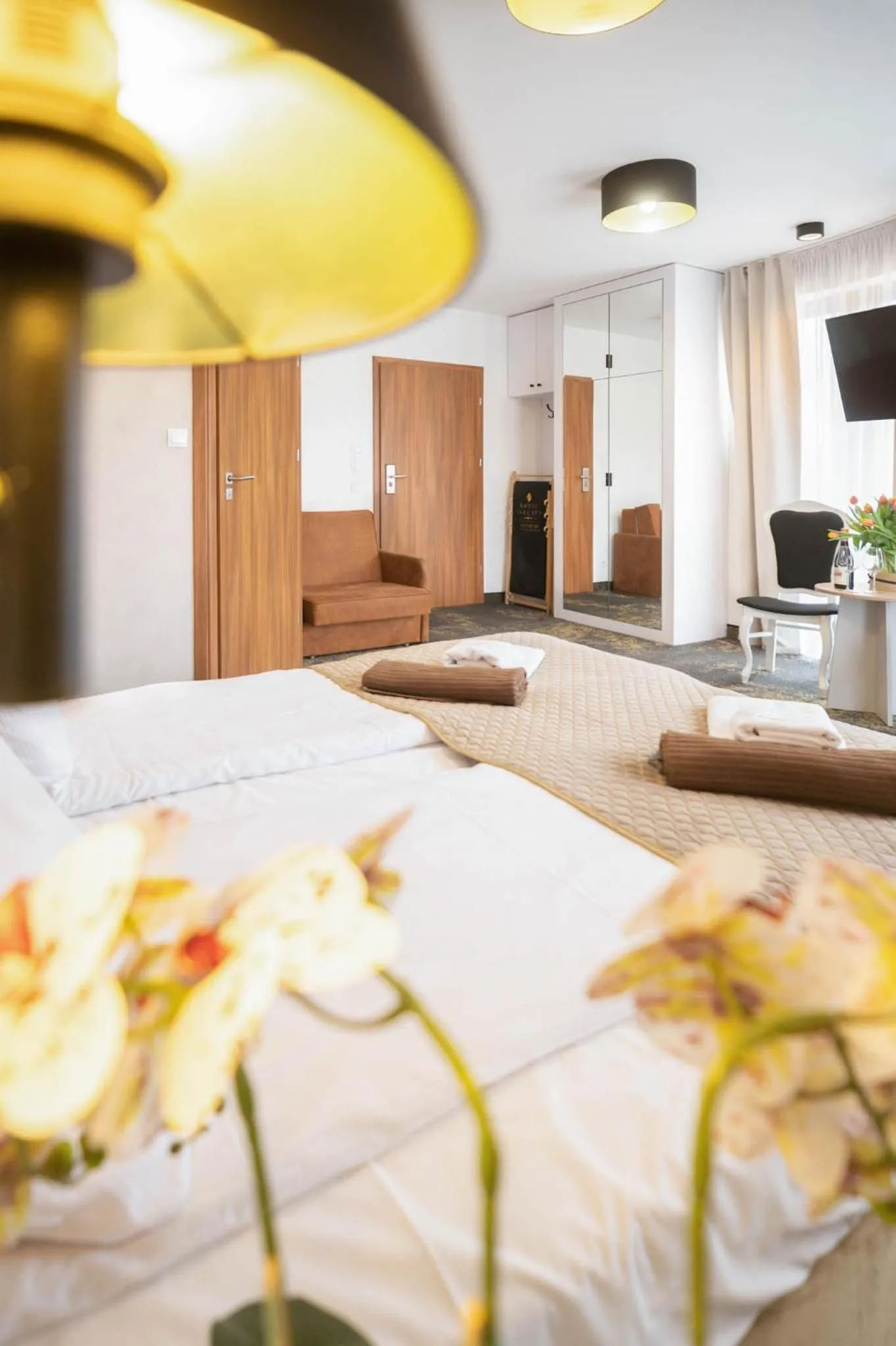 Photo of the whole room, Bed in Amber Park Spa