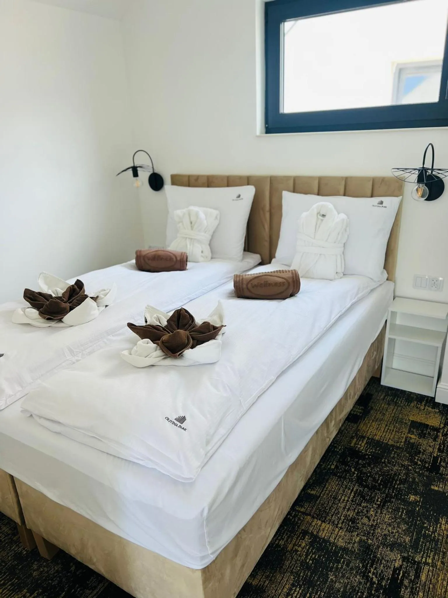 Bedroom, Bed in Amber Park Spa