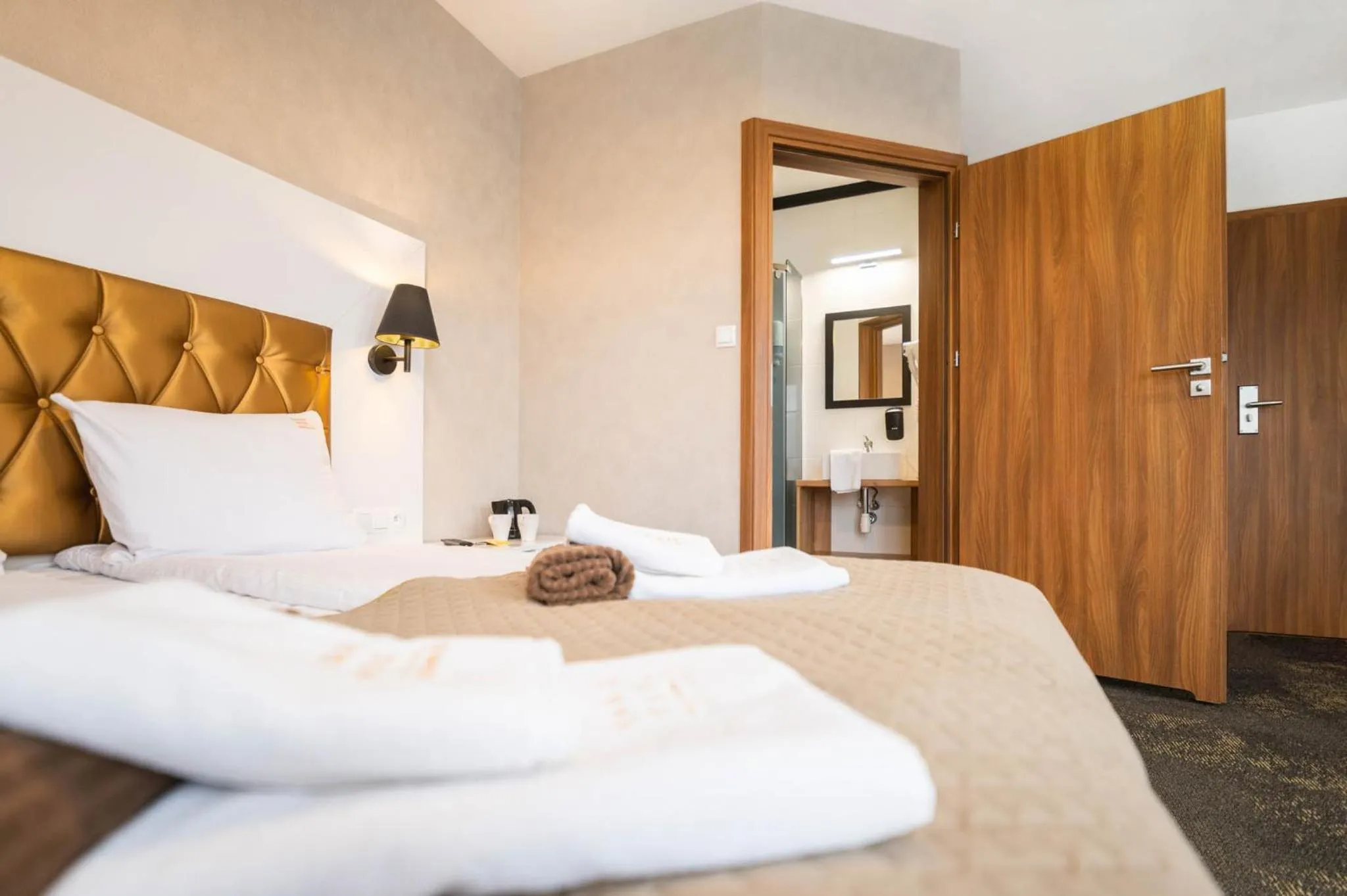 Photo of the whole room, Bed in Amber Park Spa