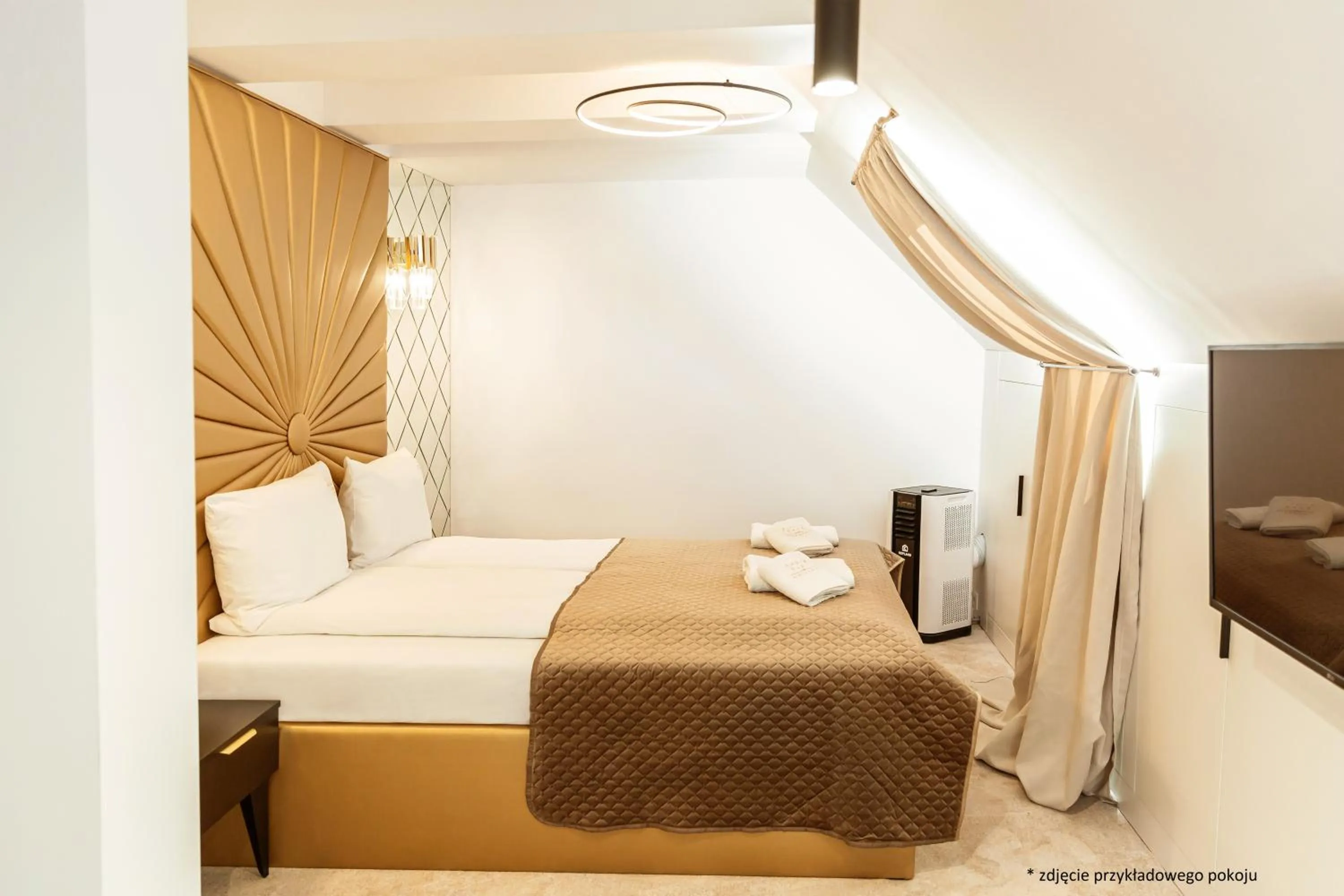 Bed in Amber Park Spa