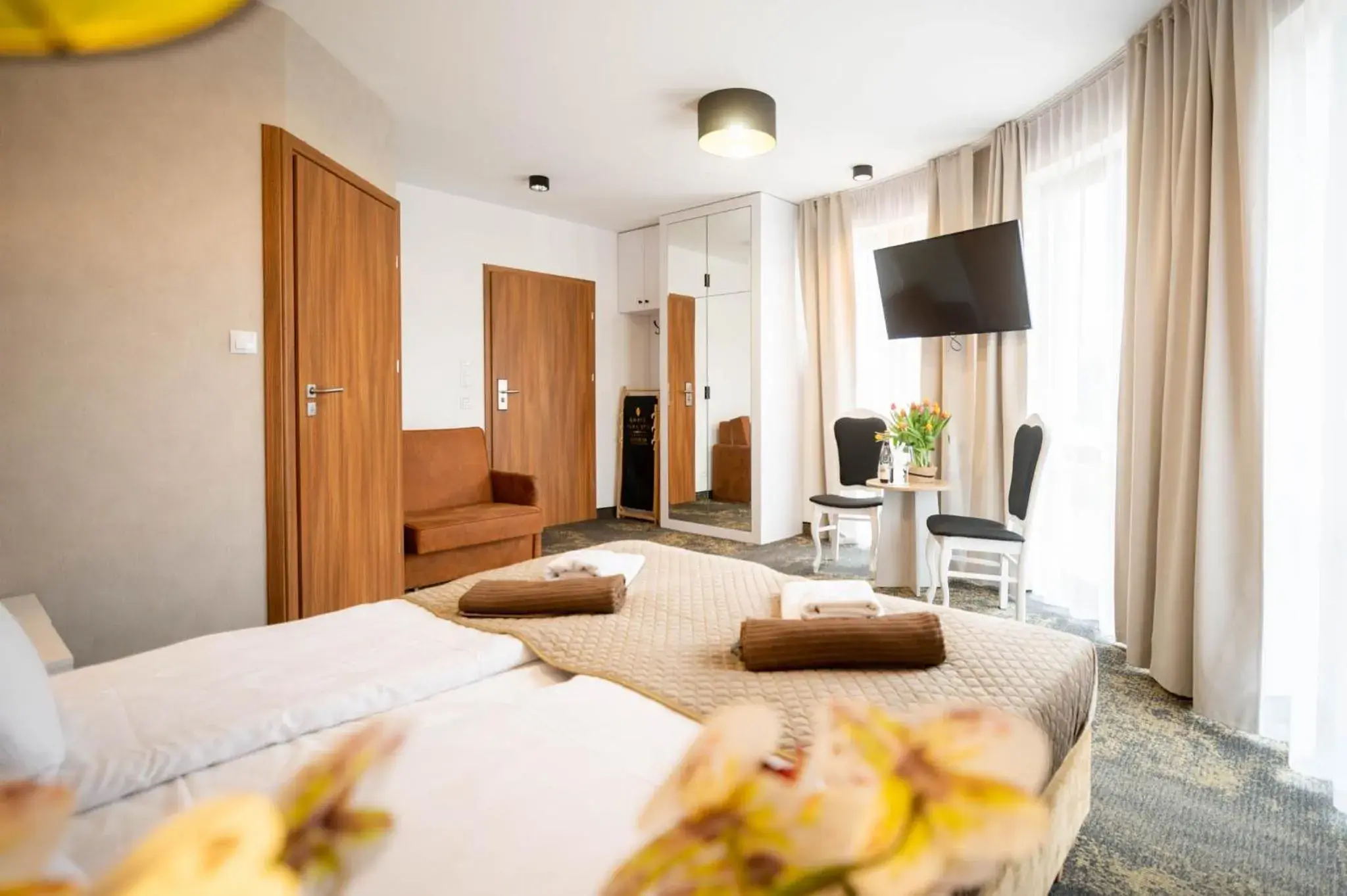 Photo of the whole room, Bed in Amber Park Spa Photo of the whole room, Bed in Amber Park Spa