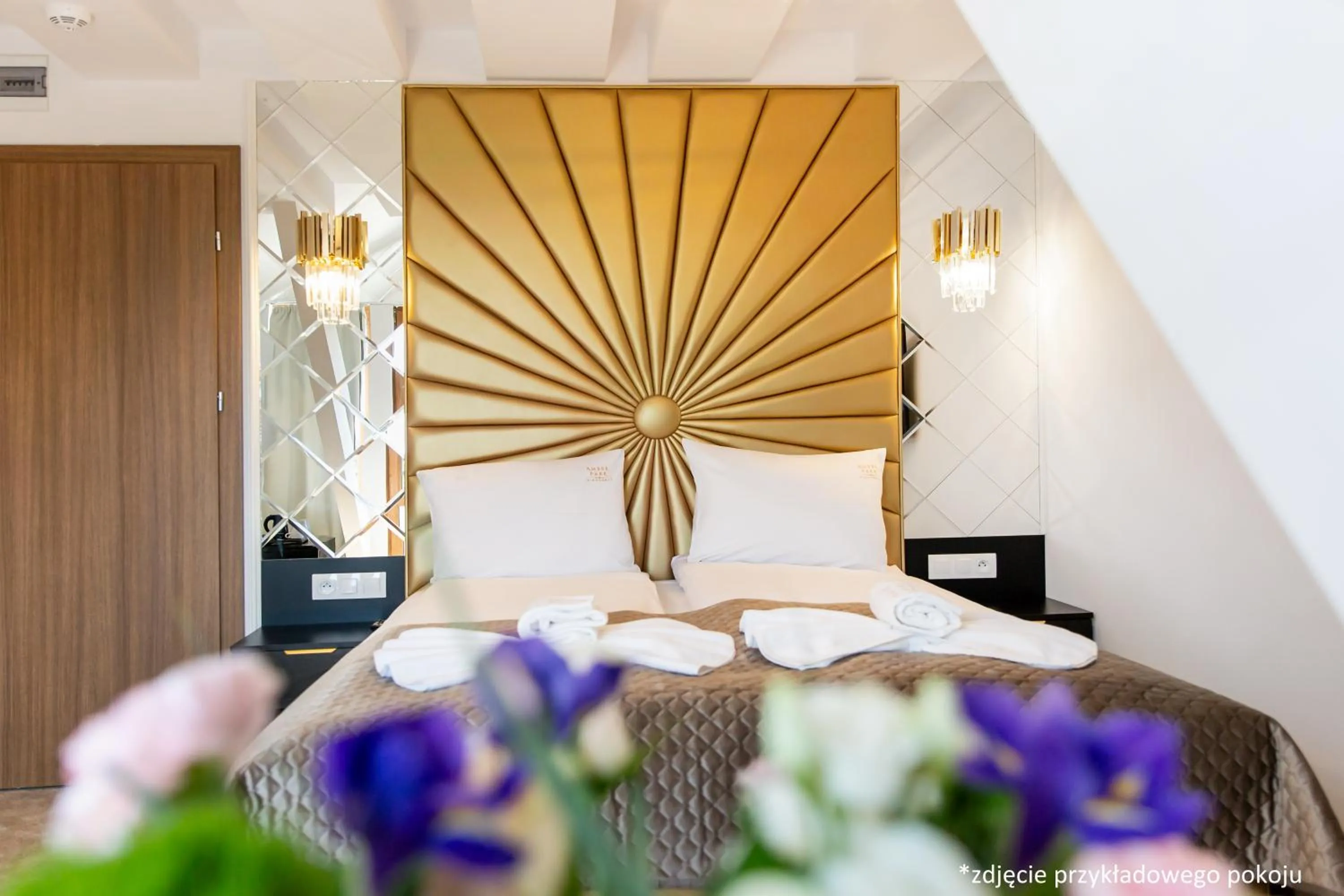 Photo of the whole room, Bed in Amber Park Spa