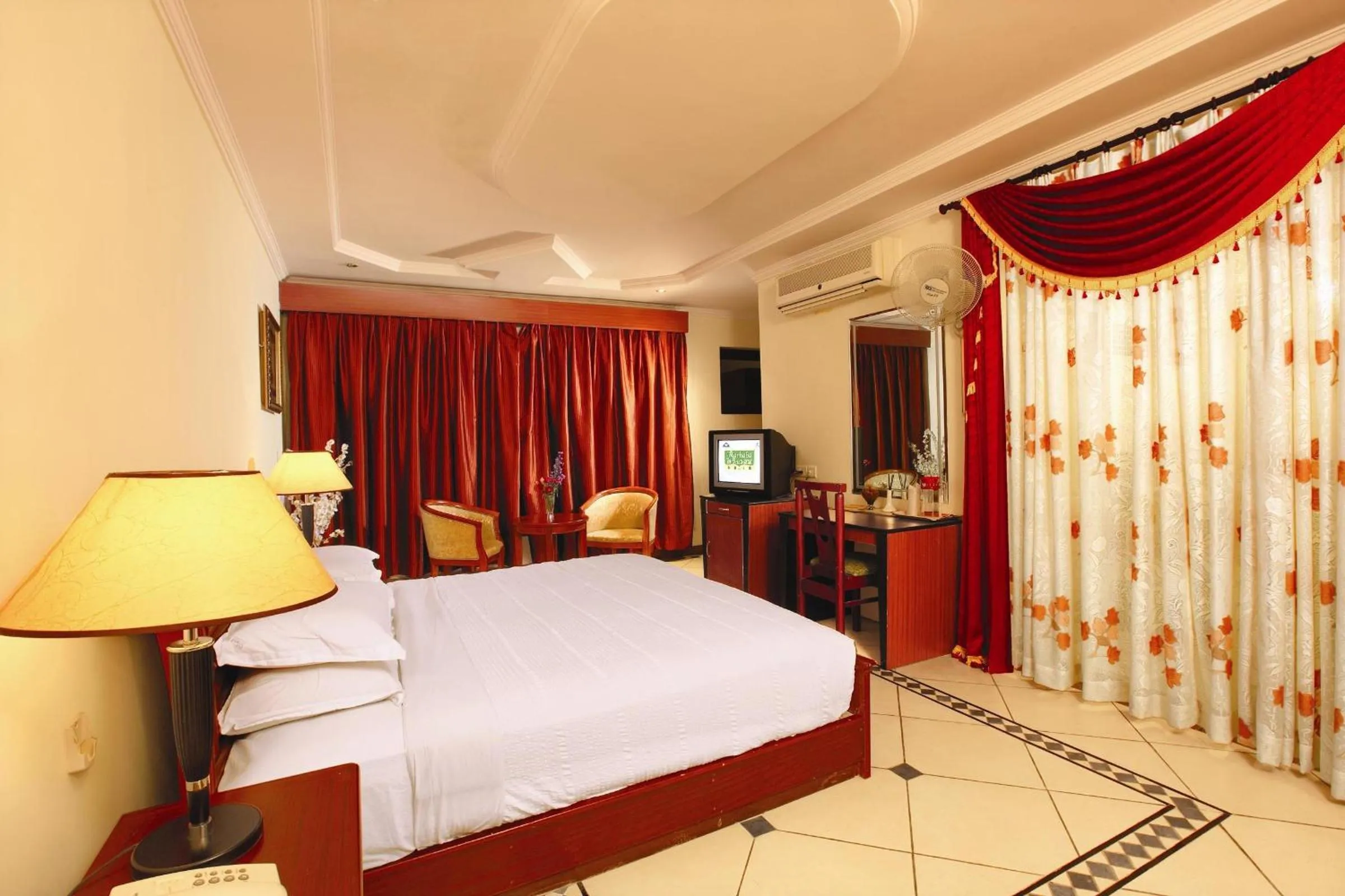 Bedroom, Bed in Emarald Resort