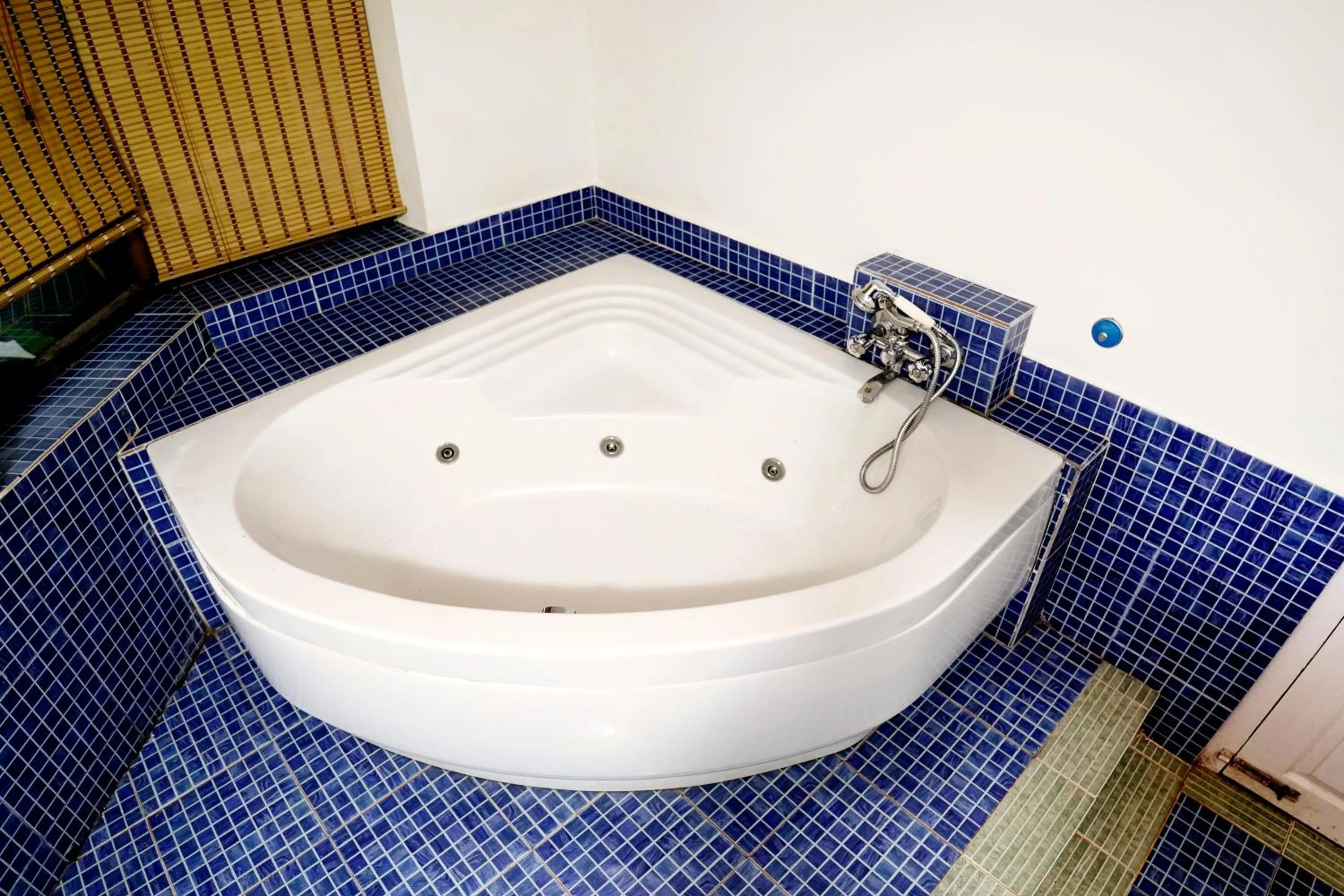 Bath in Emarald Resort