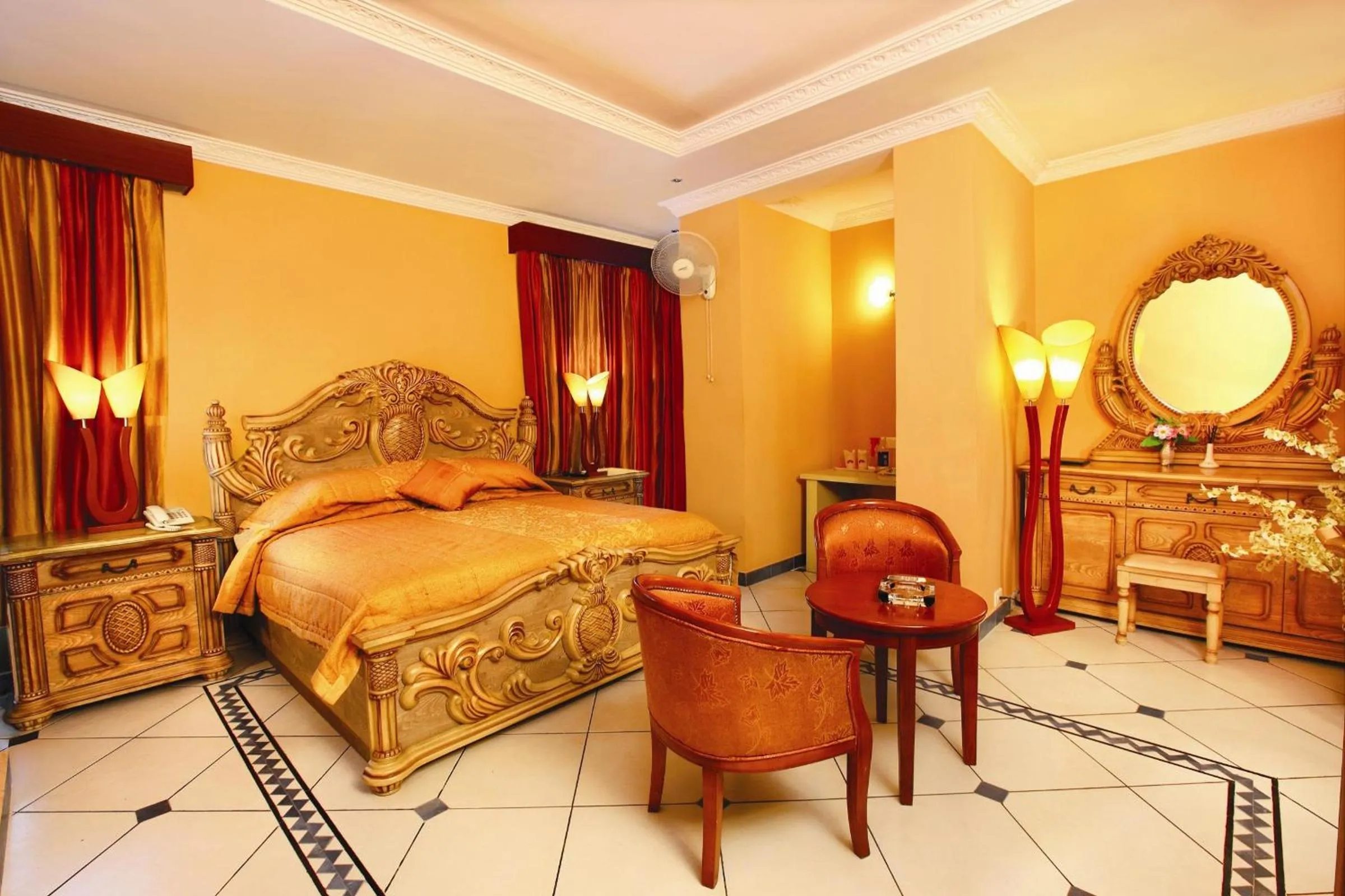 Photo of the whole room, Bed in Emarald Resort