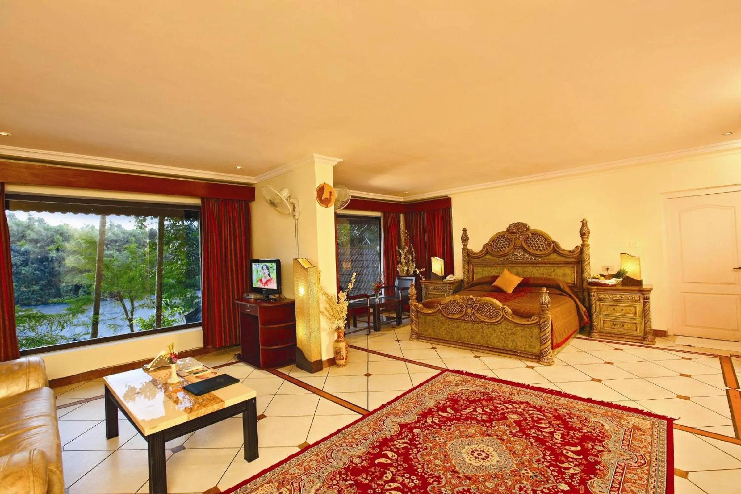 Living room, Bed in Emarald Resort