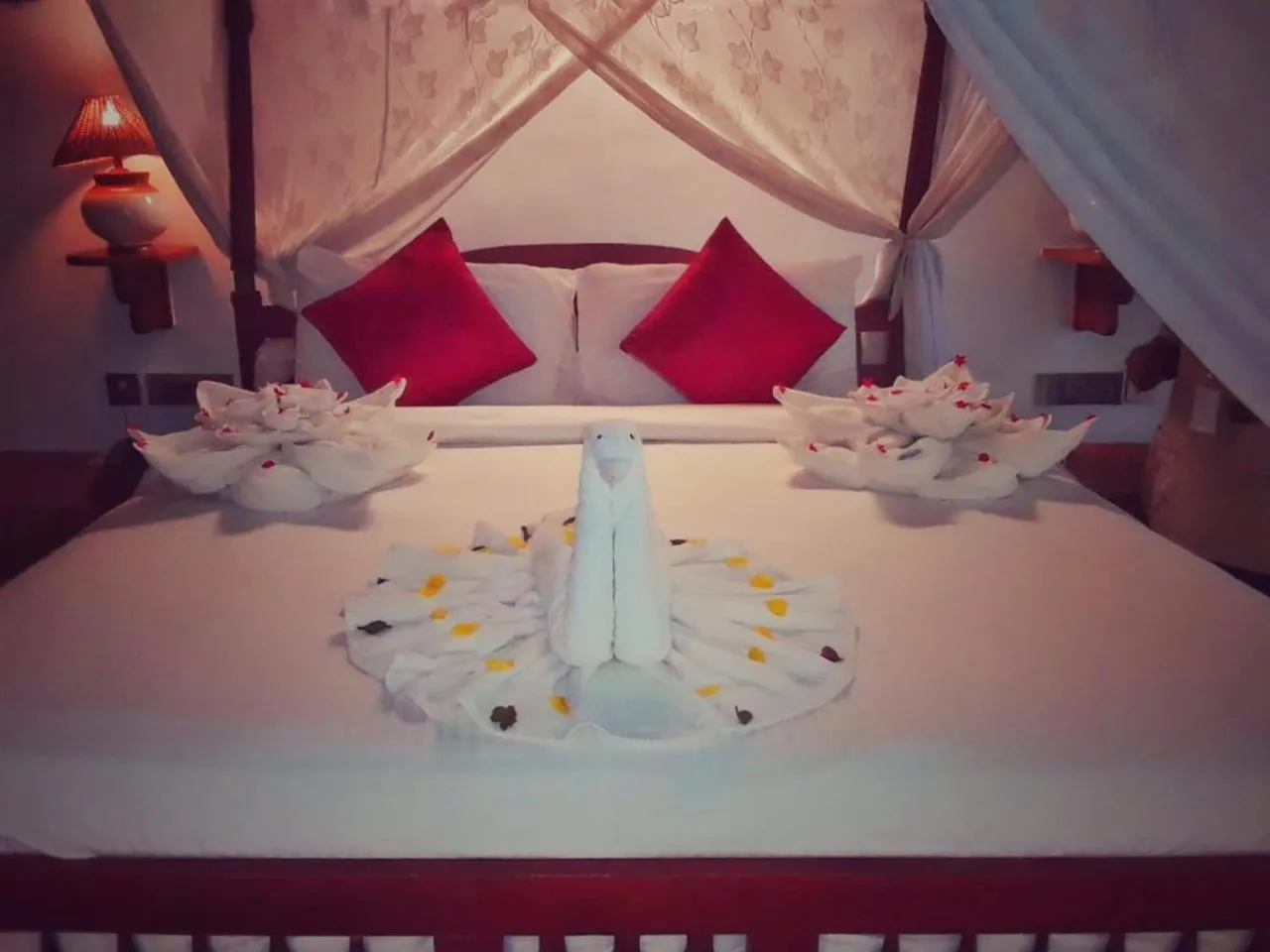 Bed in Punnamada Resort