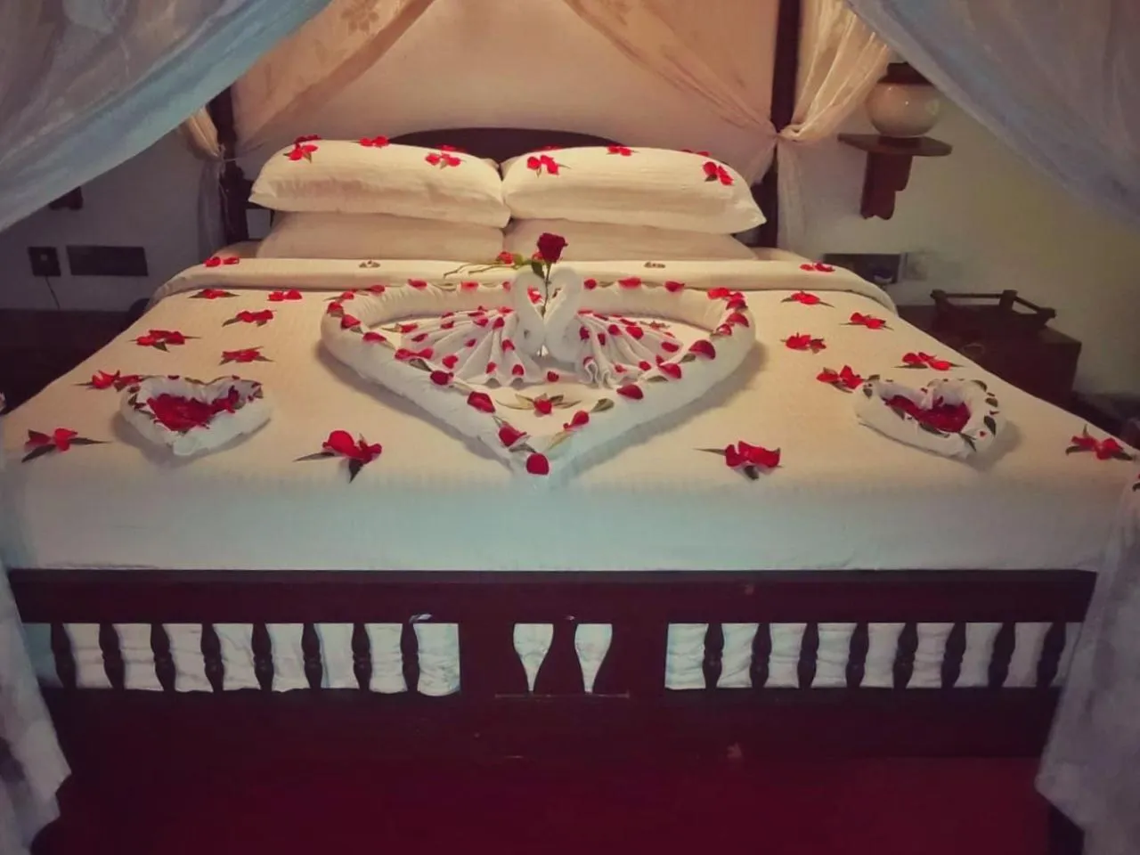Photo of the whole room, Bed in Punnamada Resort