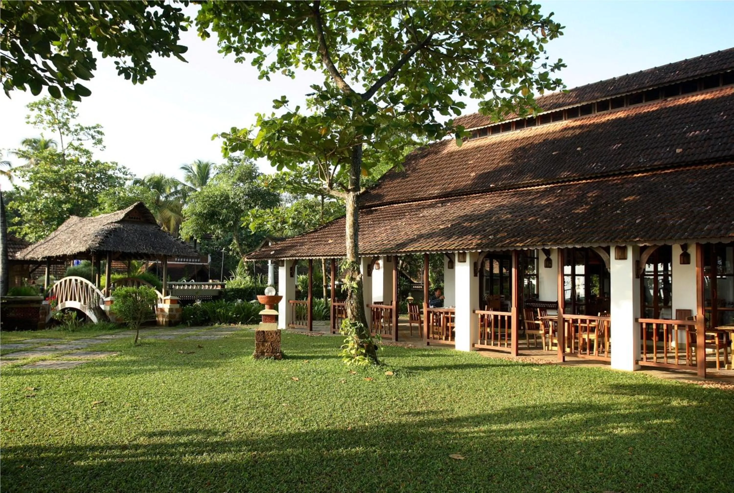 Restaurant/places to eat in Punnamada Resort