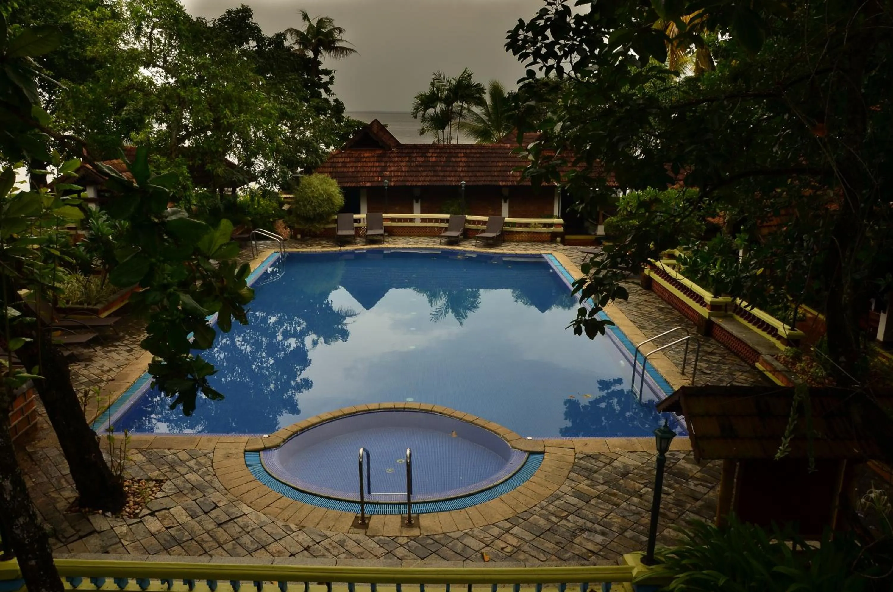 Swimming pool in Punnamada Resort