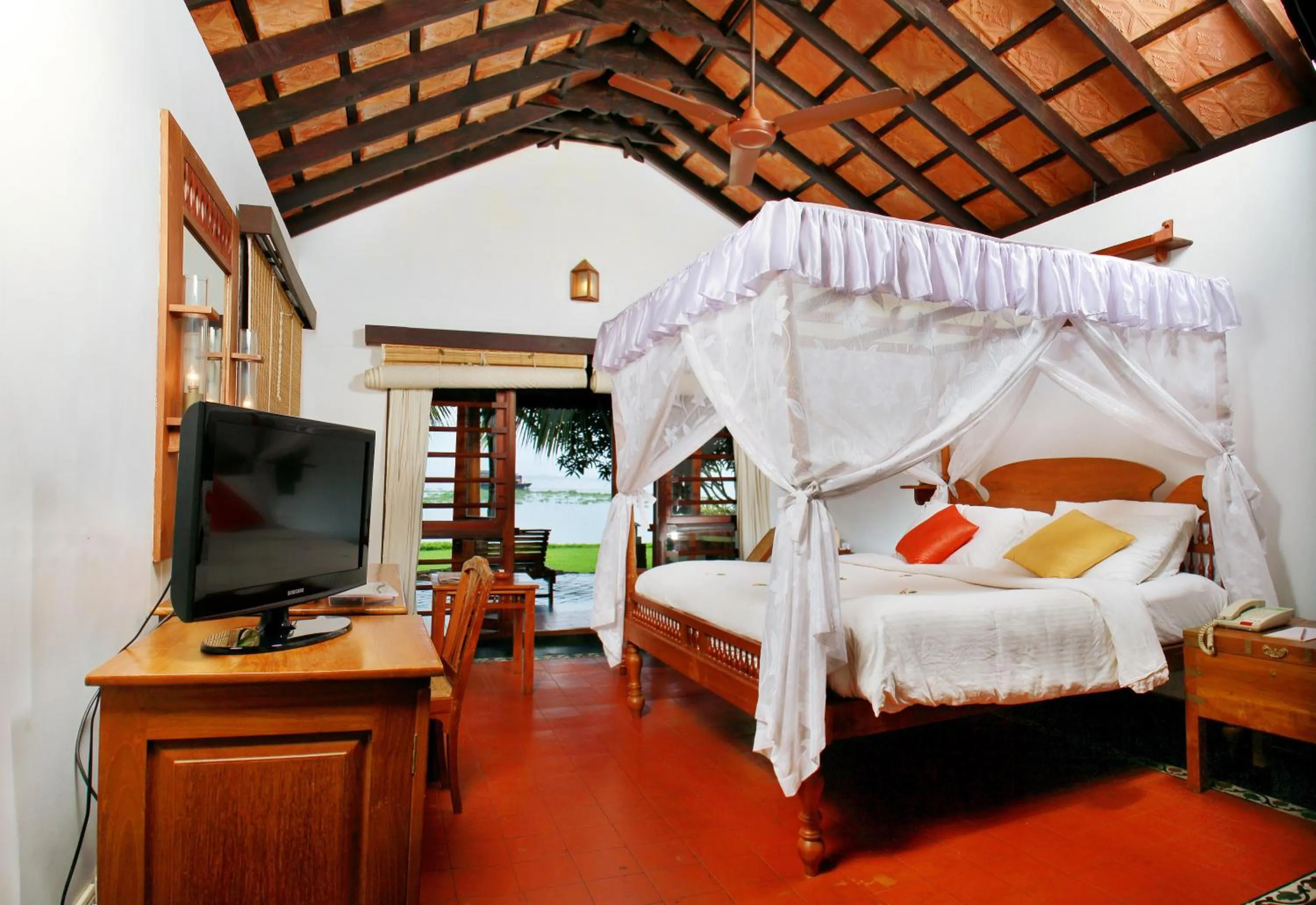 Bed in Punnamada Resort