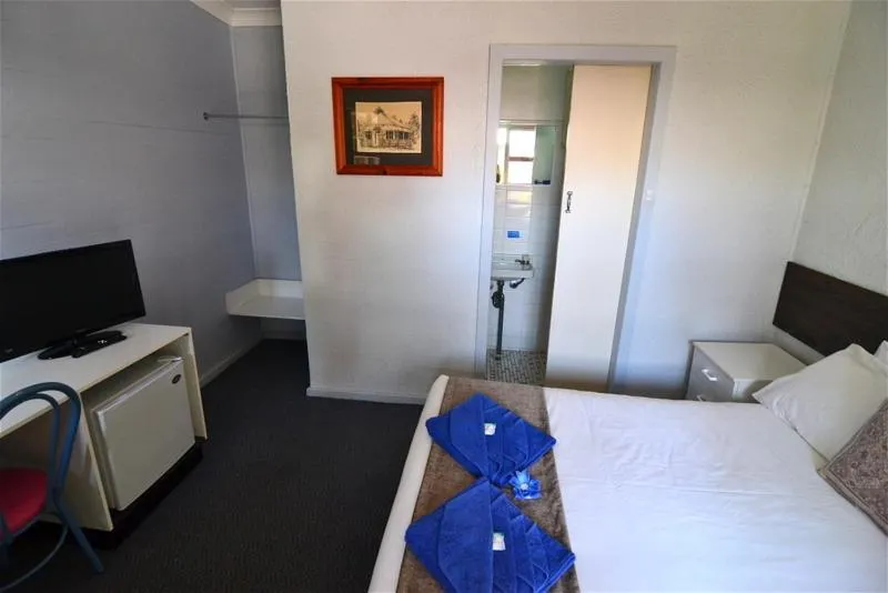 Bed in Narooma Motel