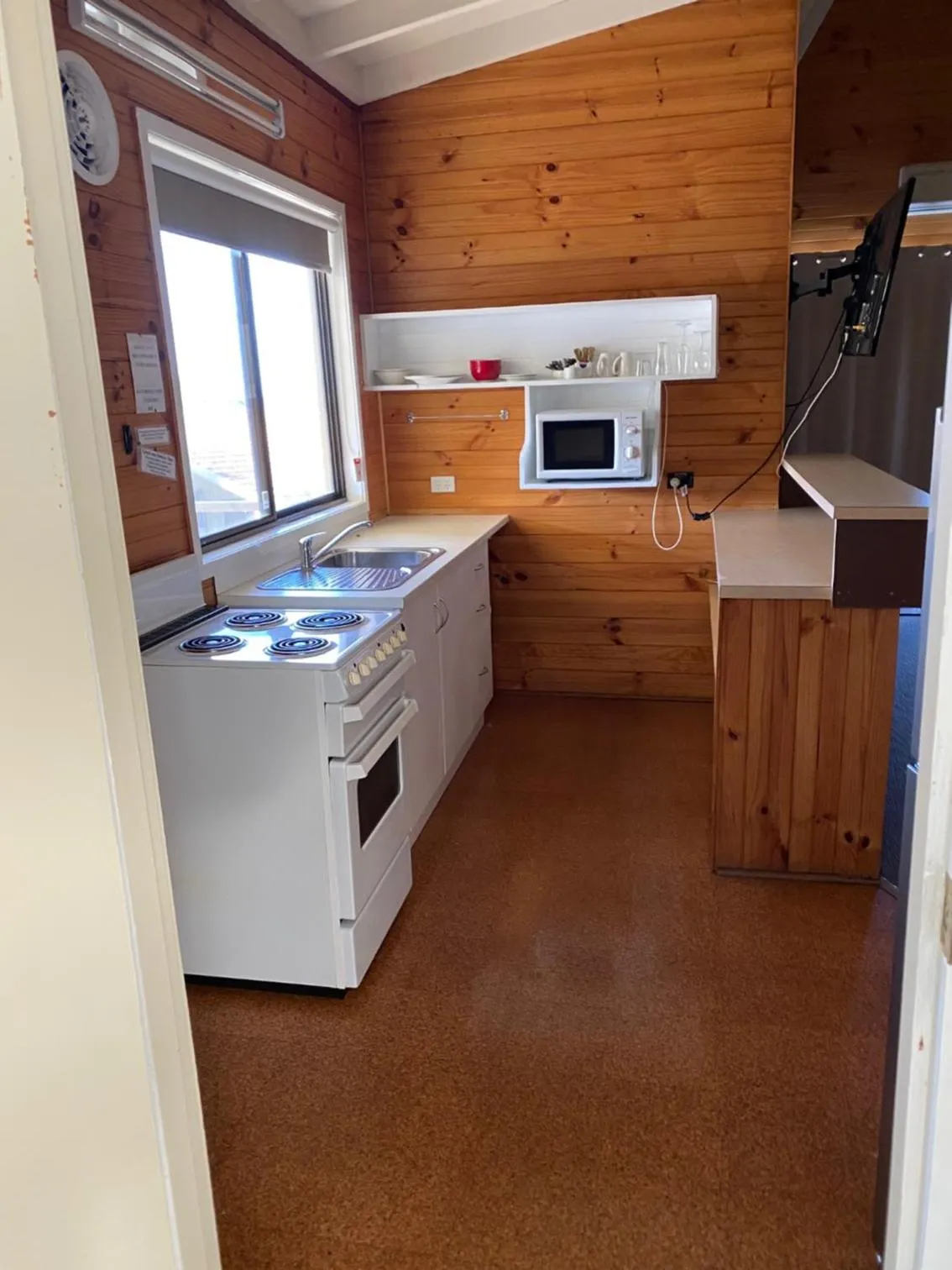 Kitchen or kitchenette in Bicheno by the Bay