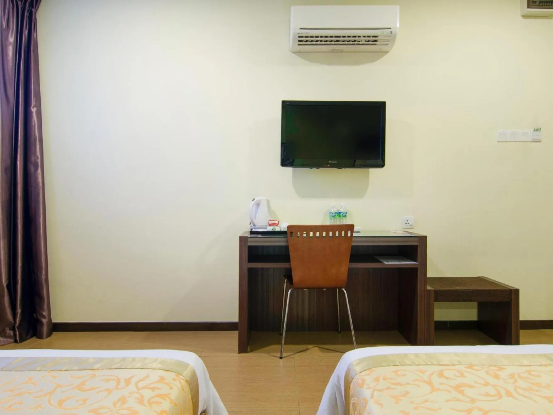 Bedroom, Bed in Eight Days Boutique Hotel - Mount Austin