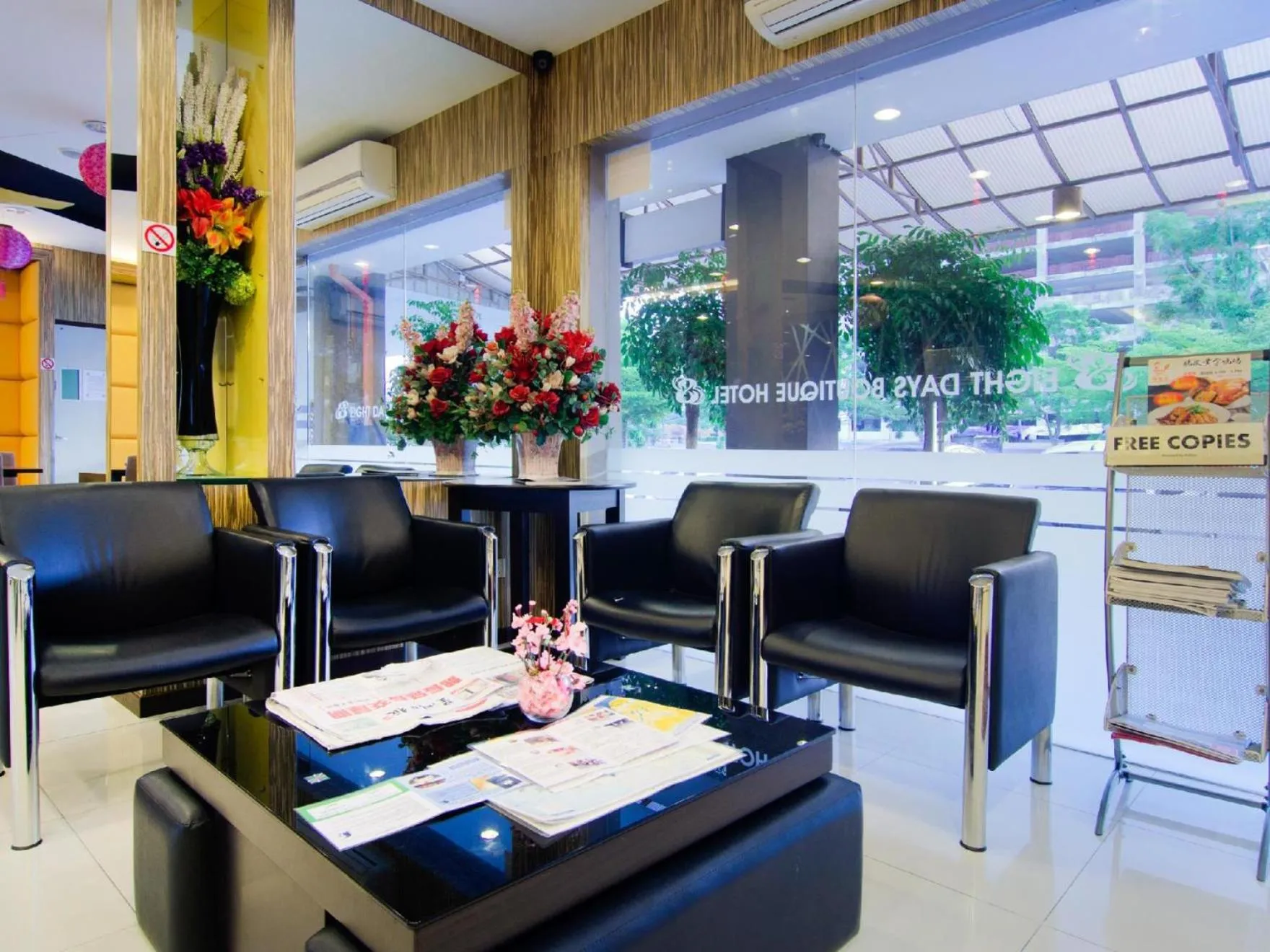 Lobby or reception in Eight Days Boutique Hotel - Mount Austin