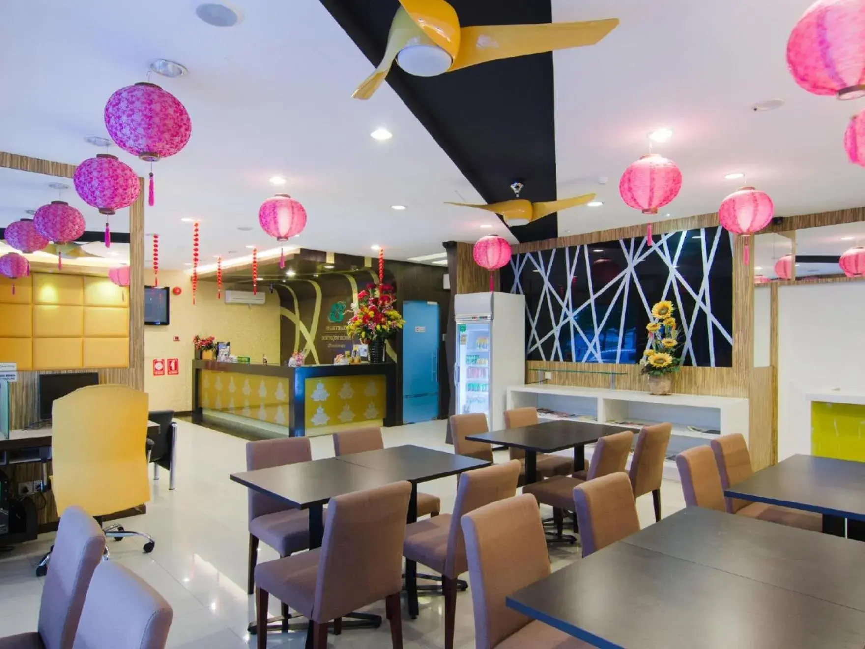 Lobby or reception in Eight Days Boutique Hotel - Mount Austin Lobby or reception in Eight Days Boutique Hotel - Mount Austin