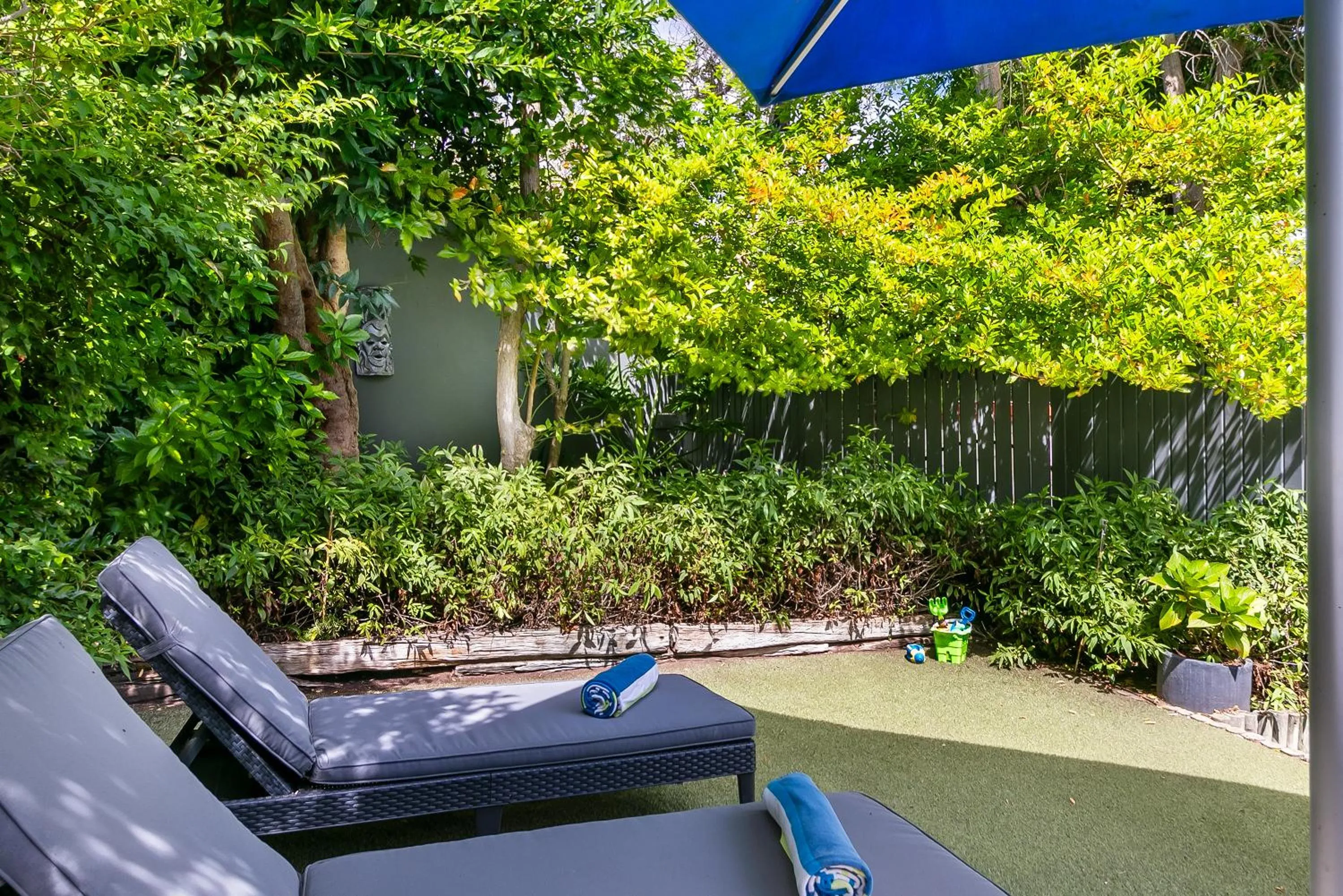 Spring in One on Bollard